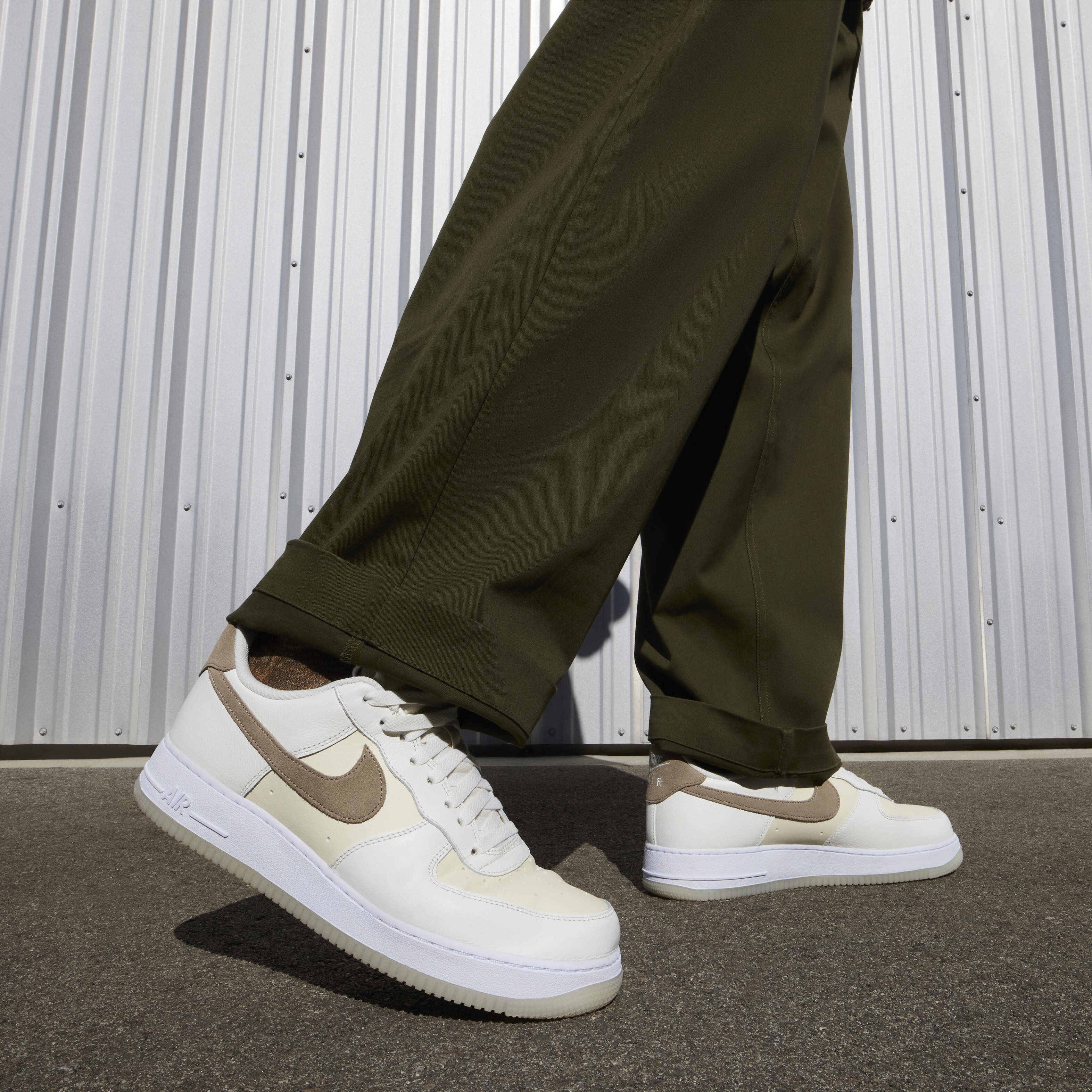 nike air force 1 07 lv8 sail