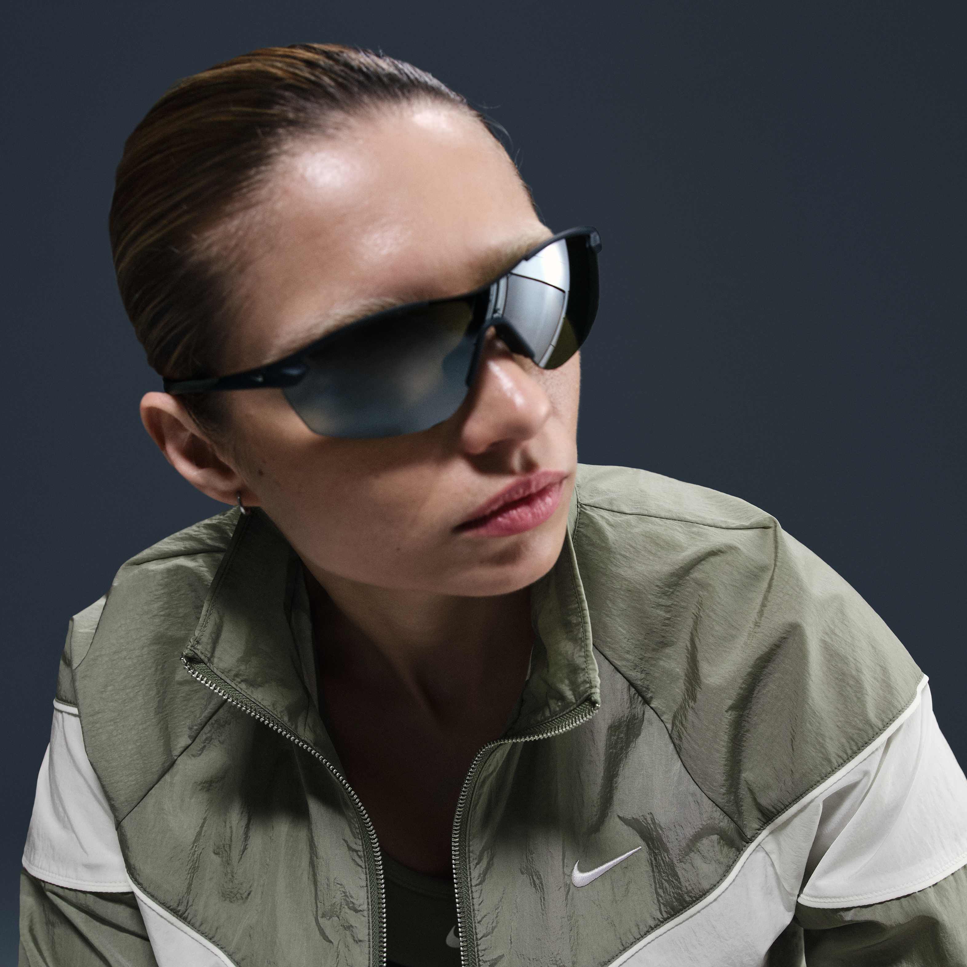 نايكي ويندرانر image number 2