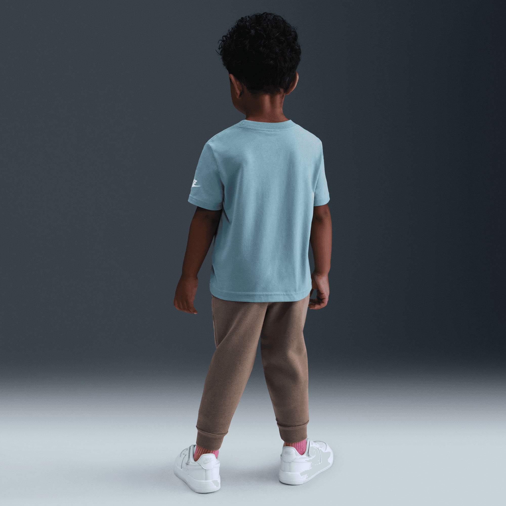 Nike Club image number 3