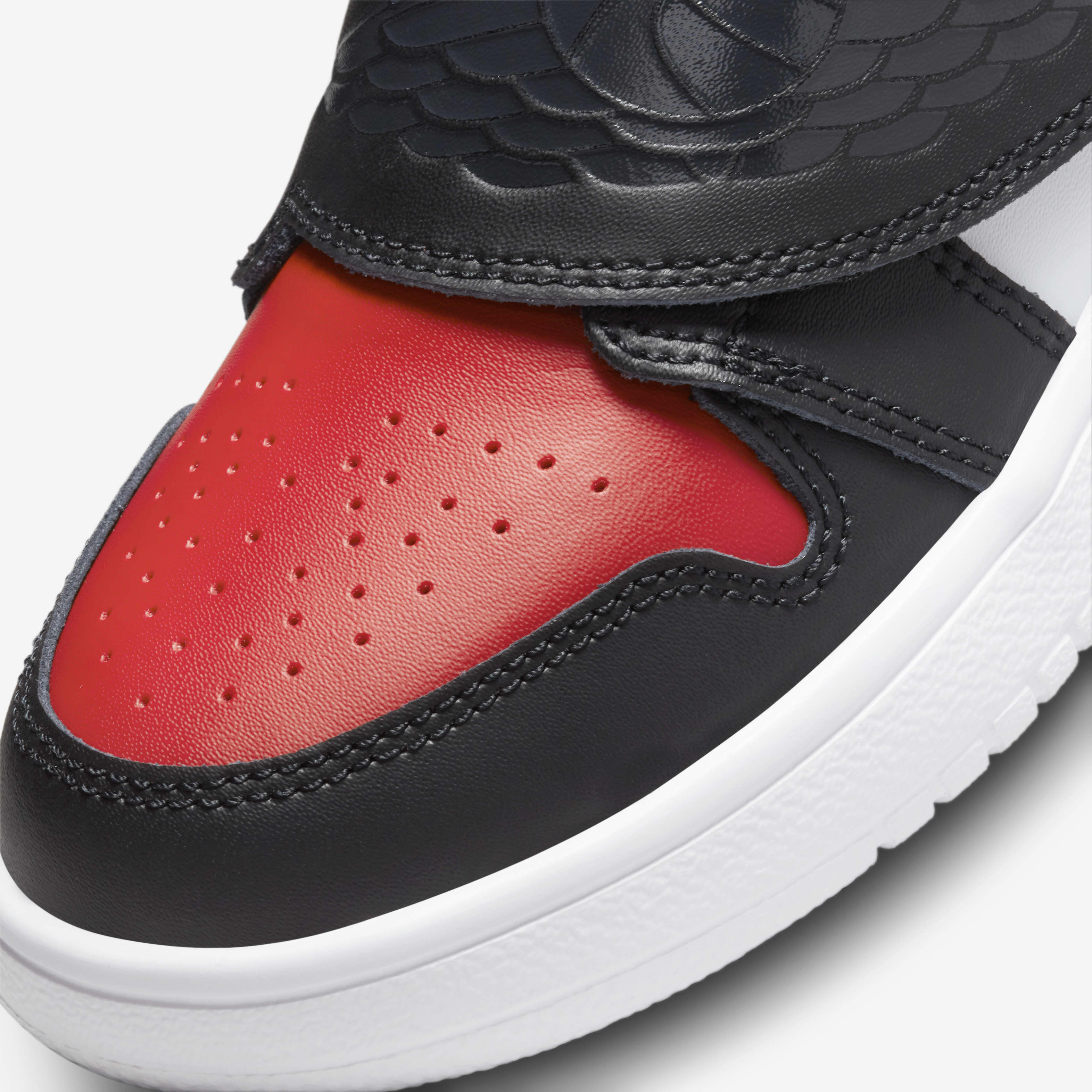 Sky Jordan 1 image number 6