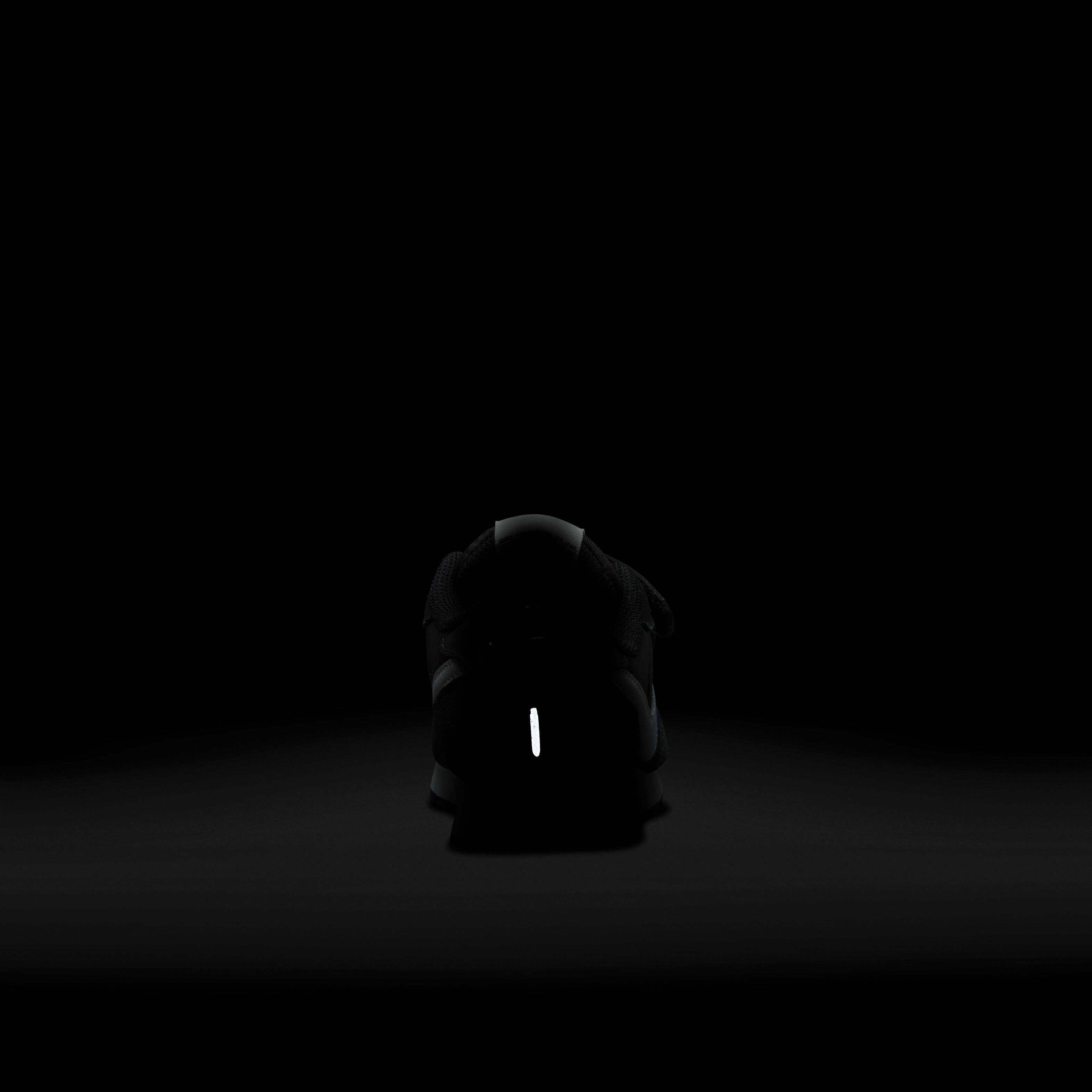 نايكي ام دي فاليانت image number 8