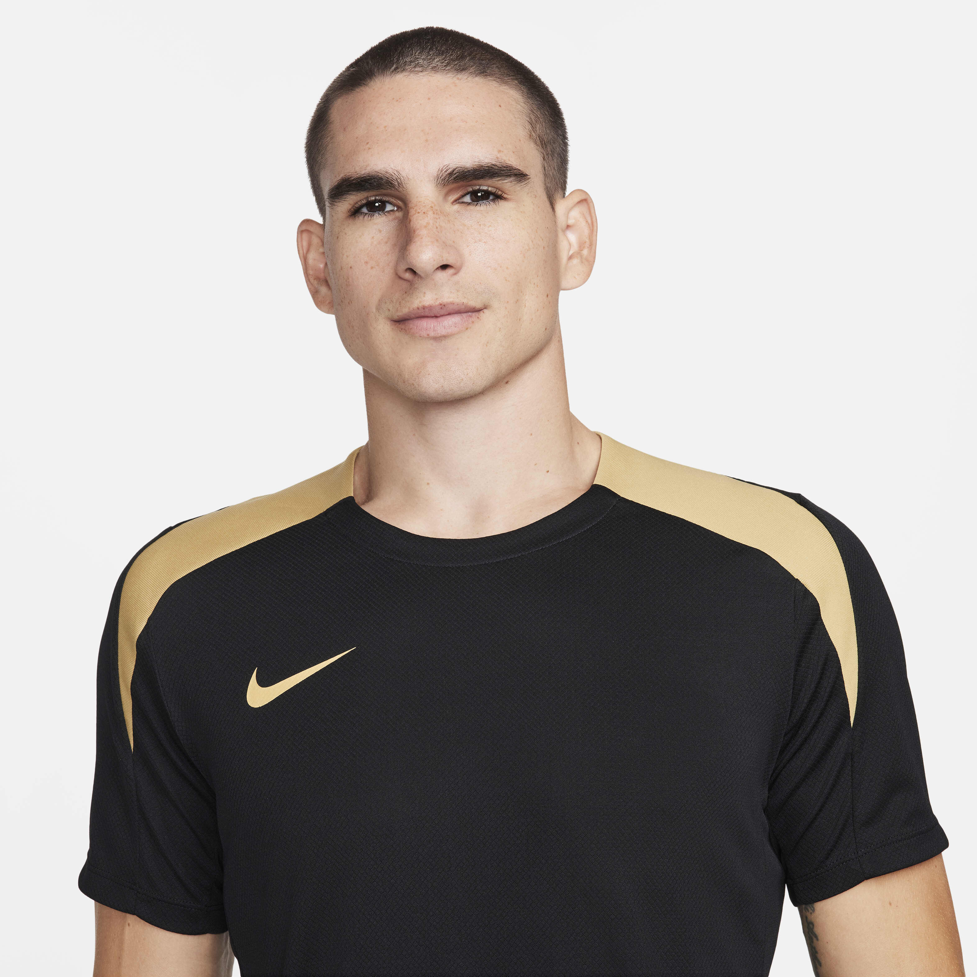 Nike strike t shirt best sale