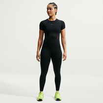 Nike Universa