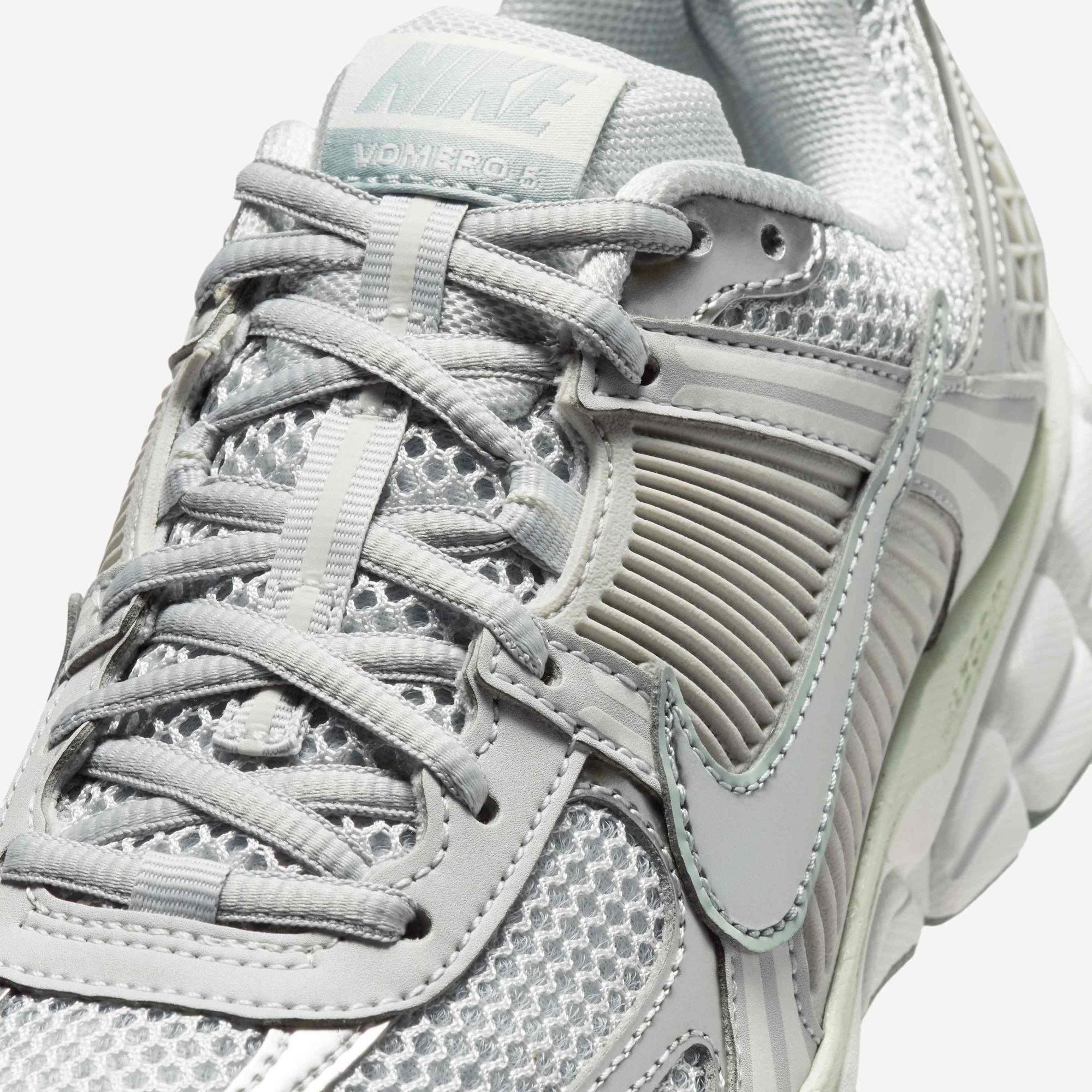 Zoom image