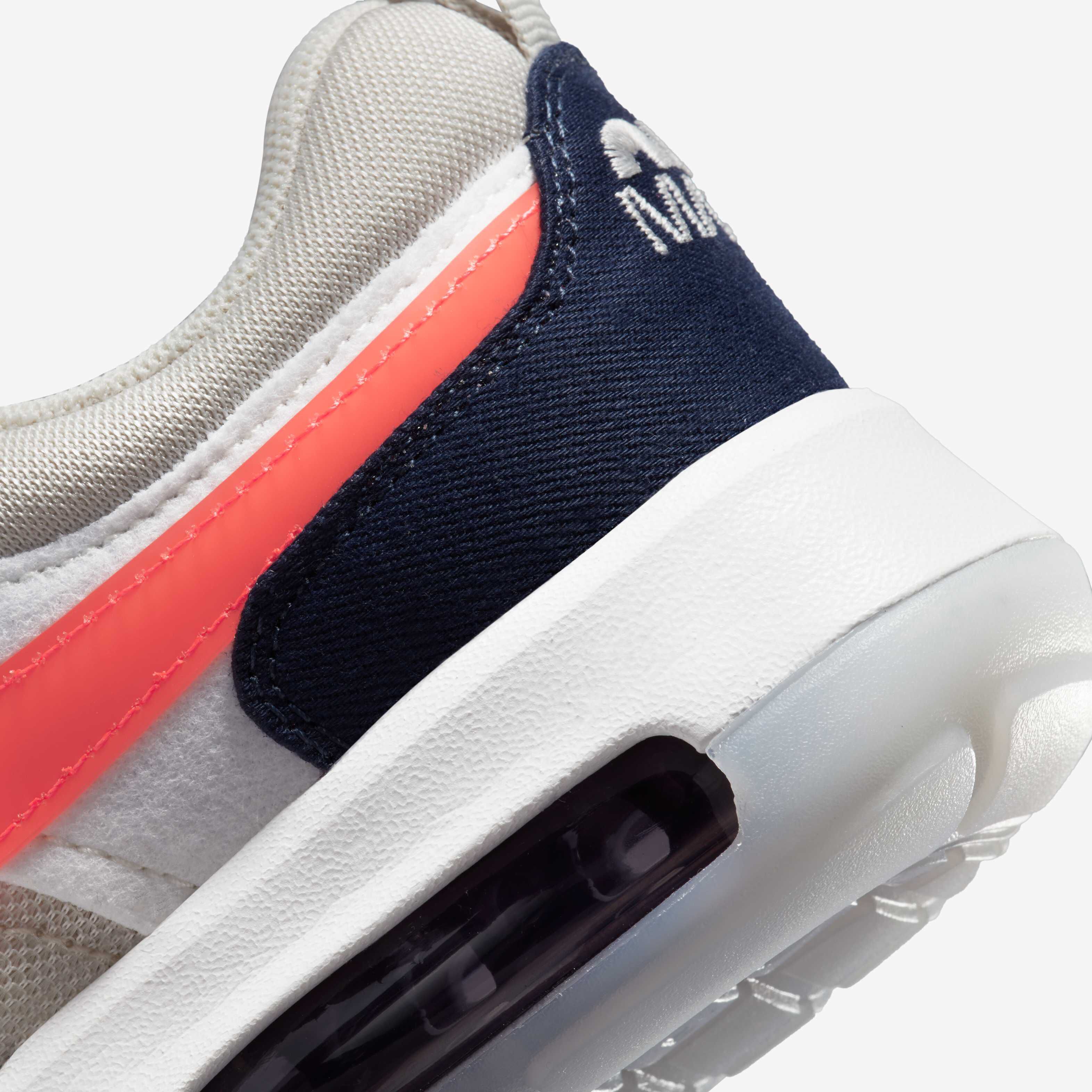 اير ماكس موتيف image number 7