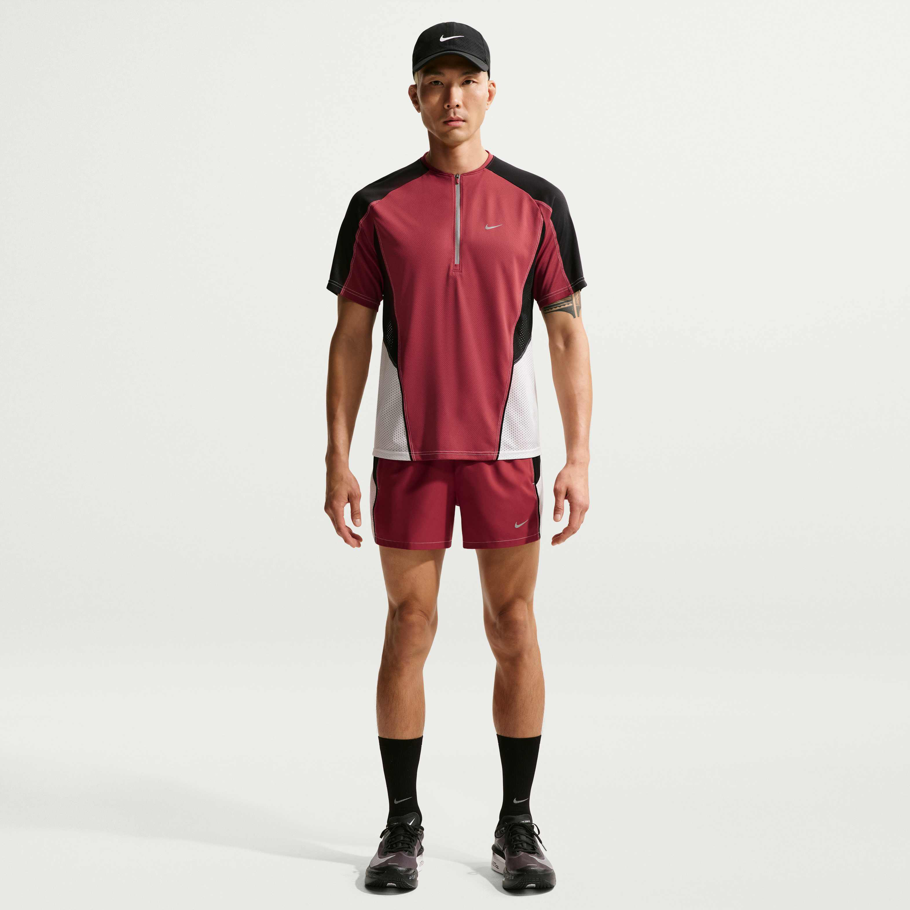 Nike Retro image number 0