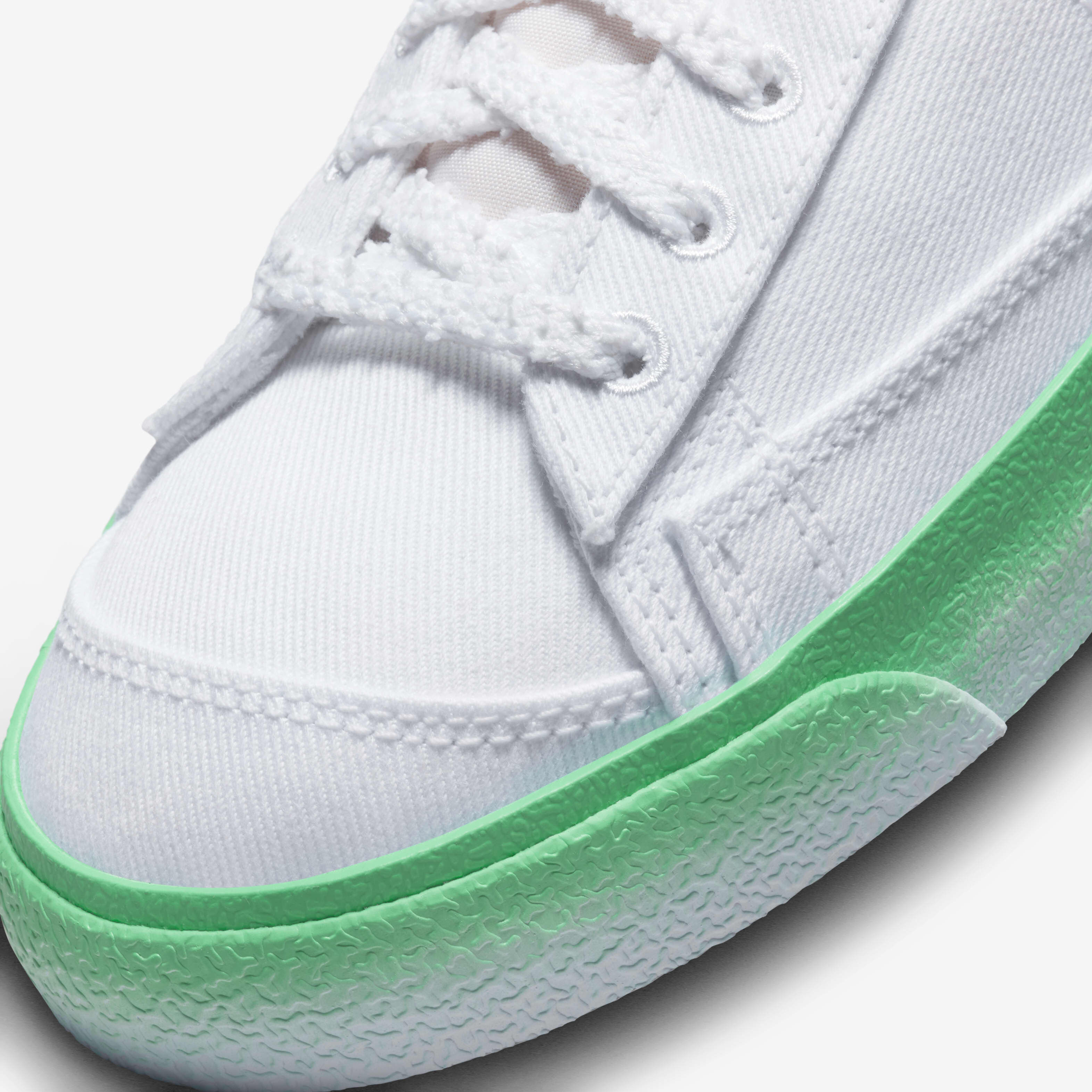 Nike Blazer Mid '77 image number 6