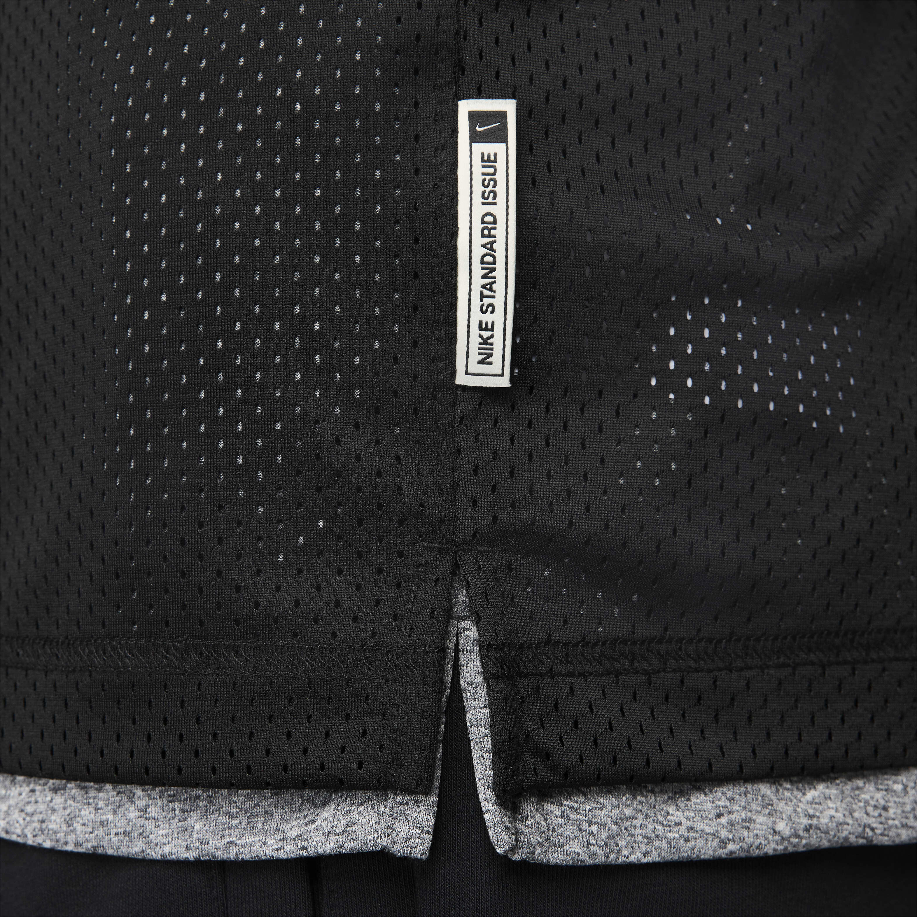 Nike Standard Issue image number 4