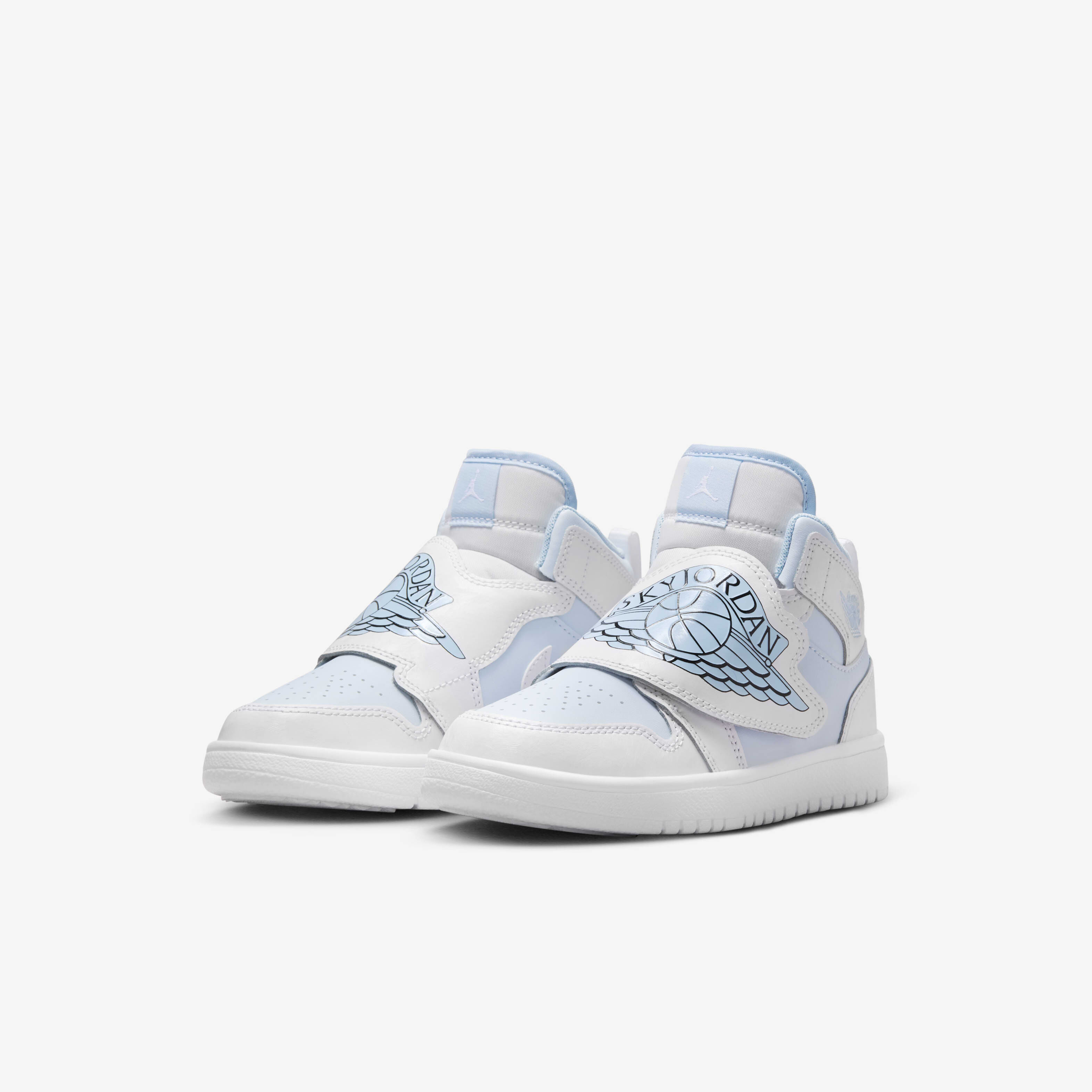 Sky Jordan 1 image number 4