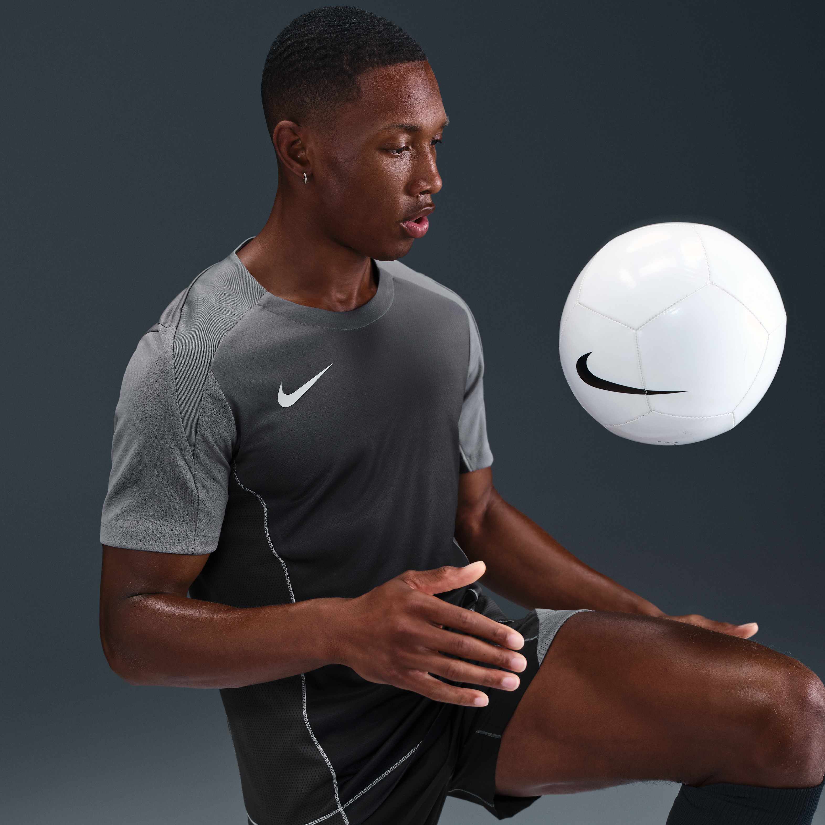 نايكي سترايك بلس image number 2