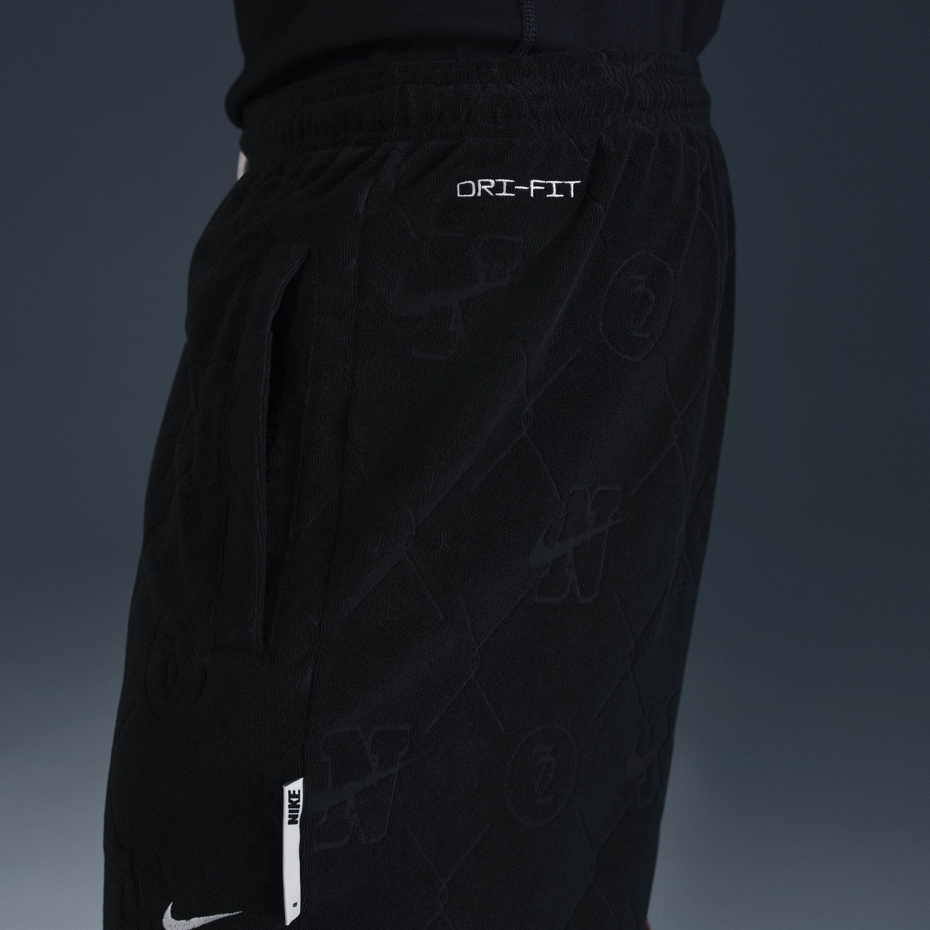 Nike Standard Issue image number 5