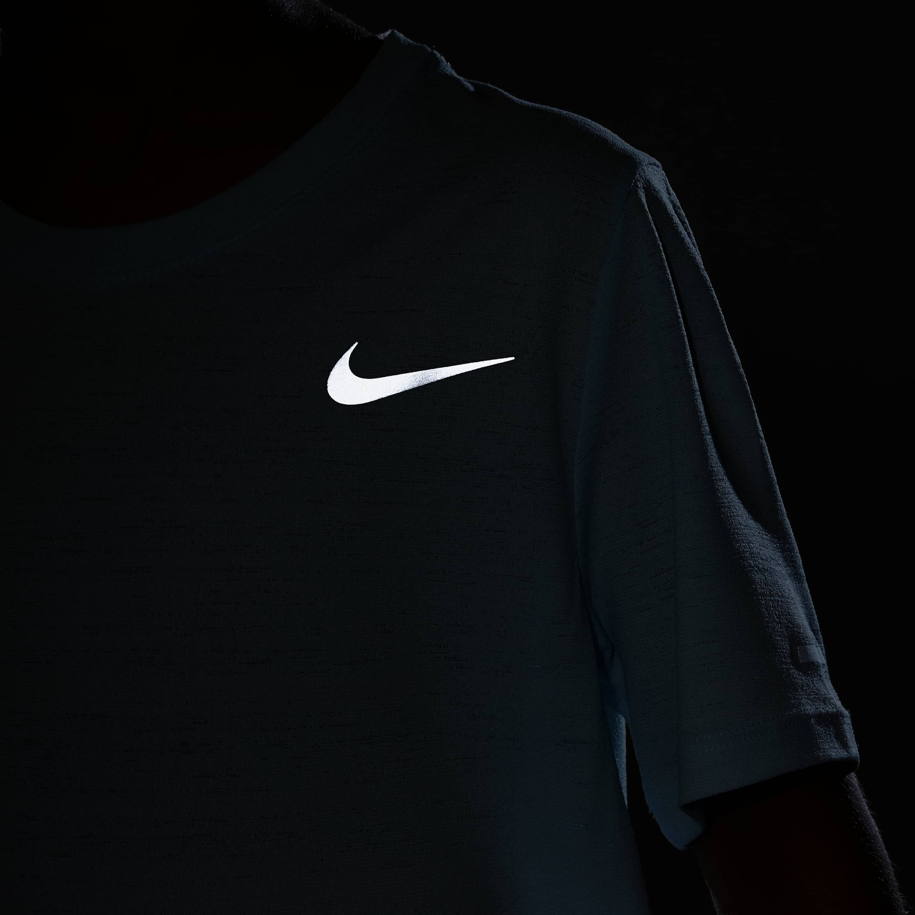 Nike Dri-FIT Miler image number 7