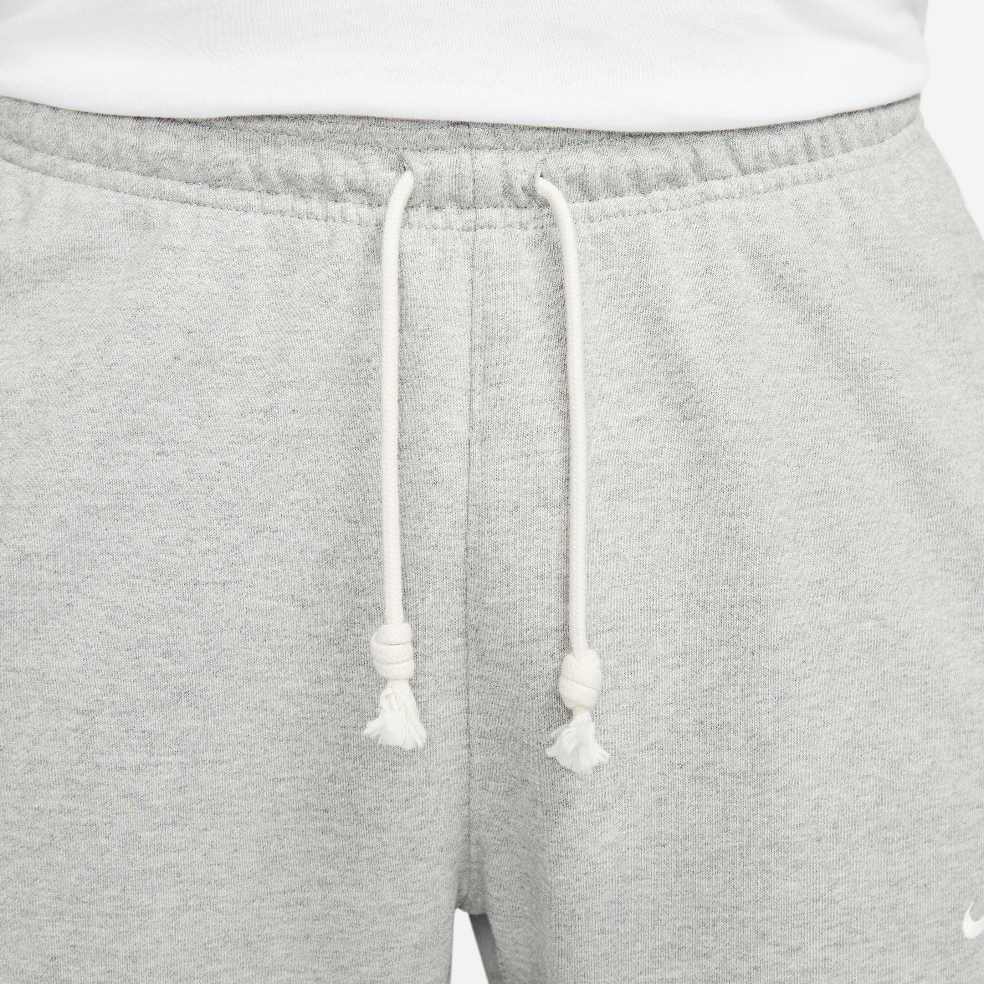 Nike Standard Issue image number 3