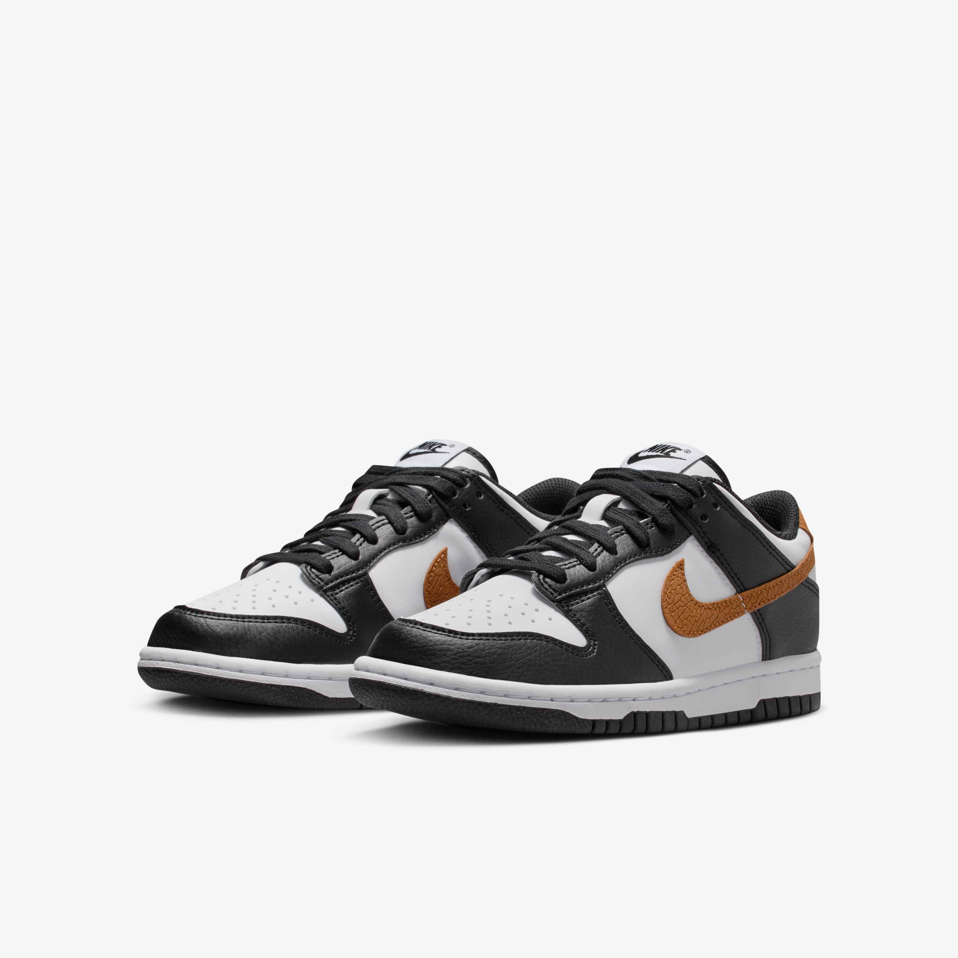 Nike Dunk Low image number 4
