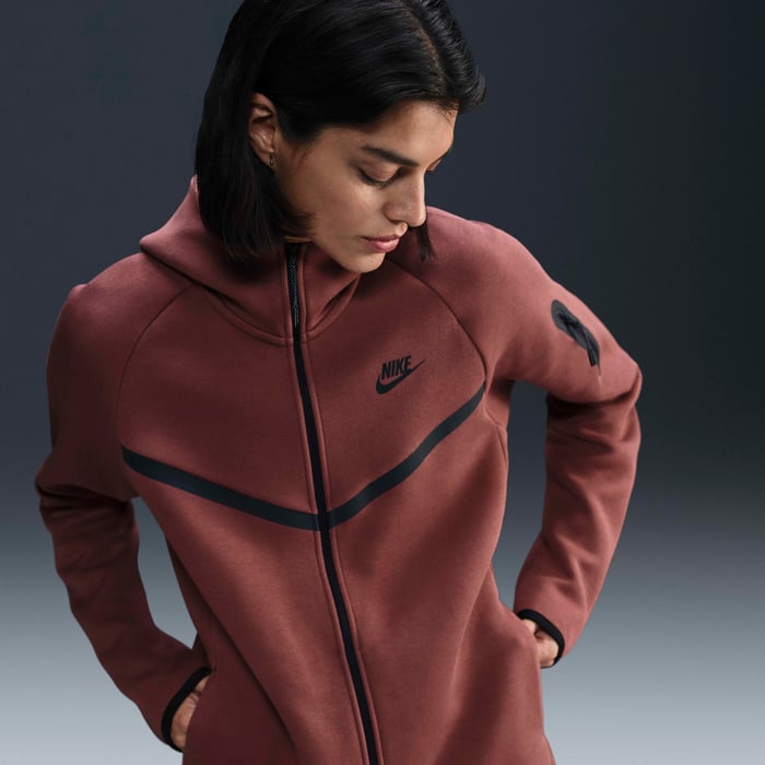 نايكي سبورتسوير تك فليس ويندرانر image number 2 نايكي سبورتسوير تك فليس ويندرانر image number 2