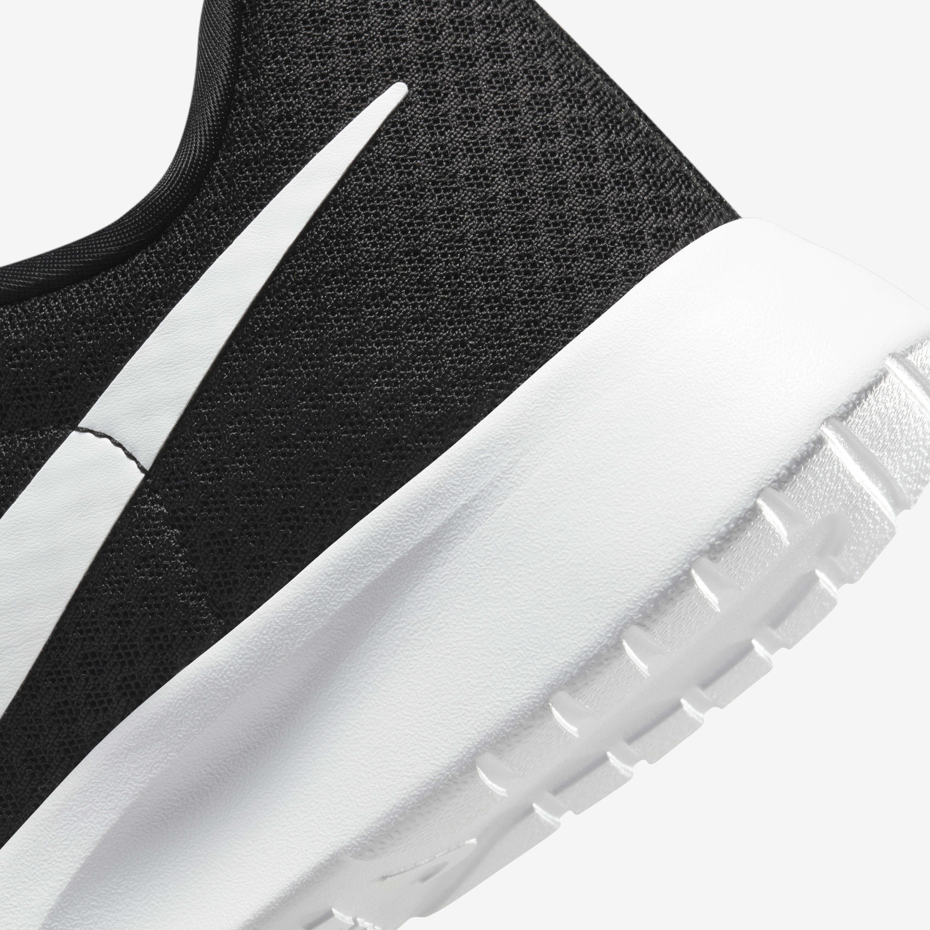 Nike Tanjun EasyOn image number 8