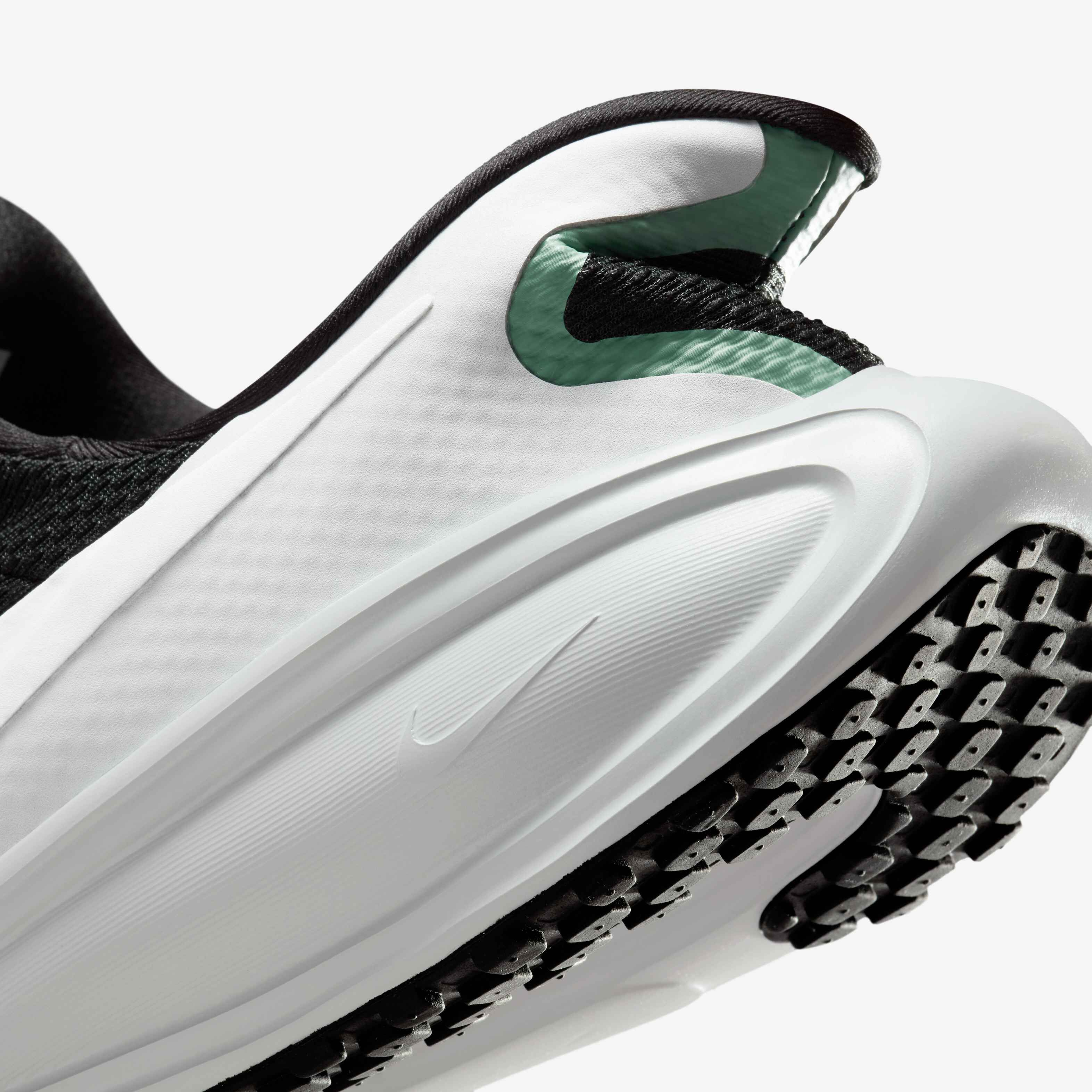 Nike Revolution 8 EasyOn image number 8