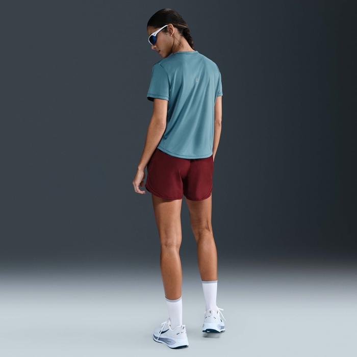 نايكي تيمبو image number 4 نايكي تيمبو image number 4