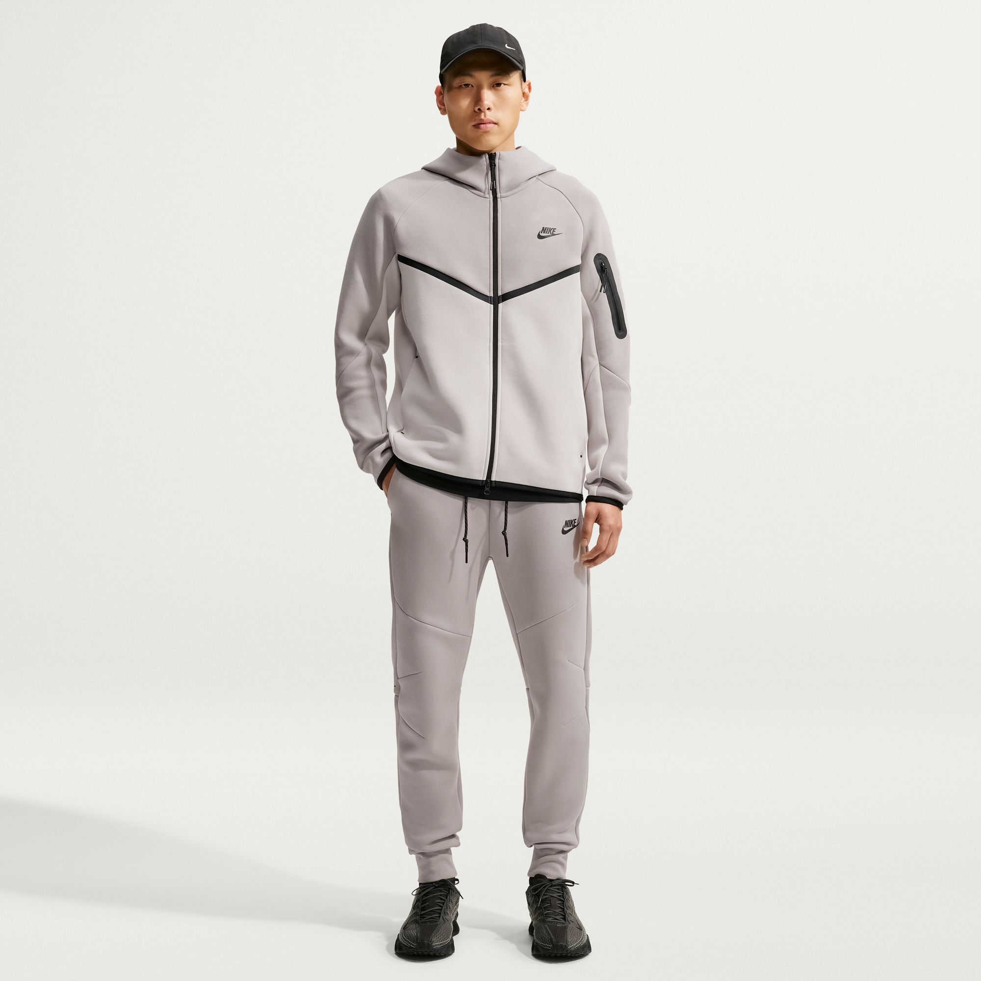 Nike Tech image number 0