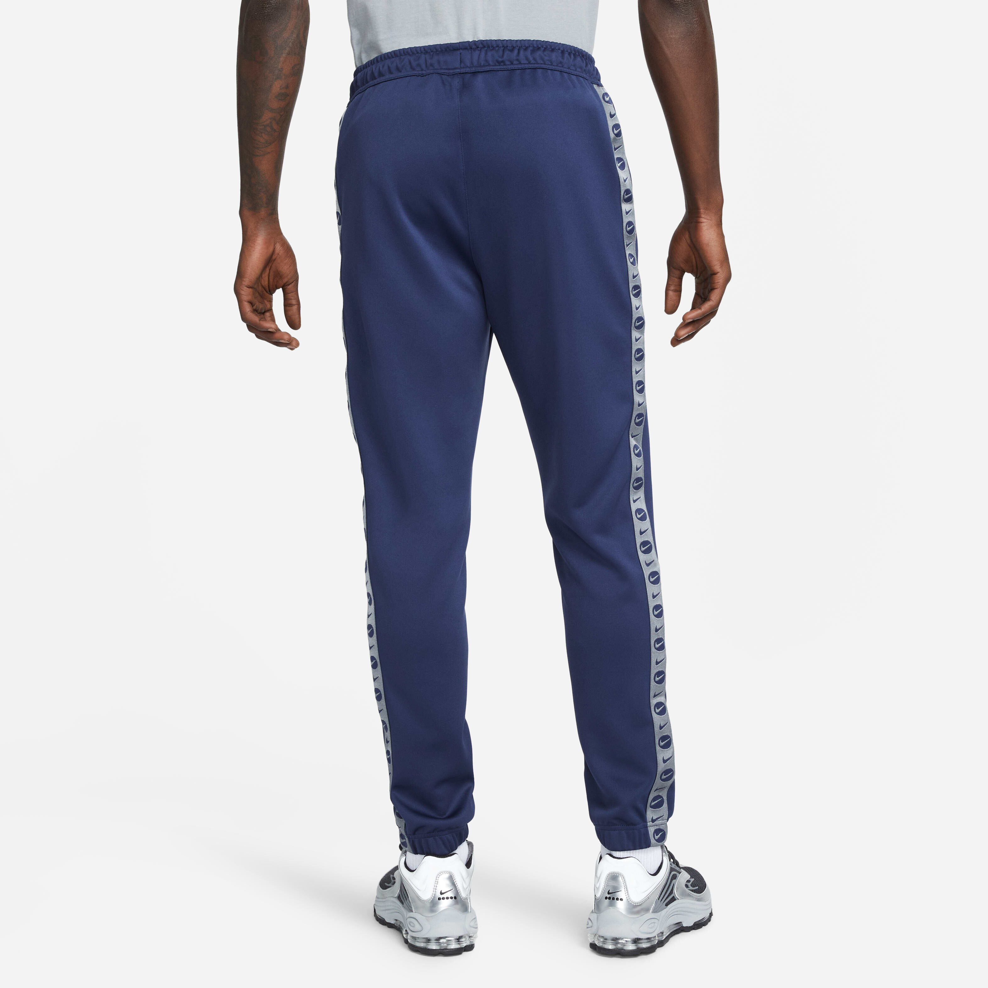 Nike Sportswear Swoosh League image number 1