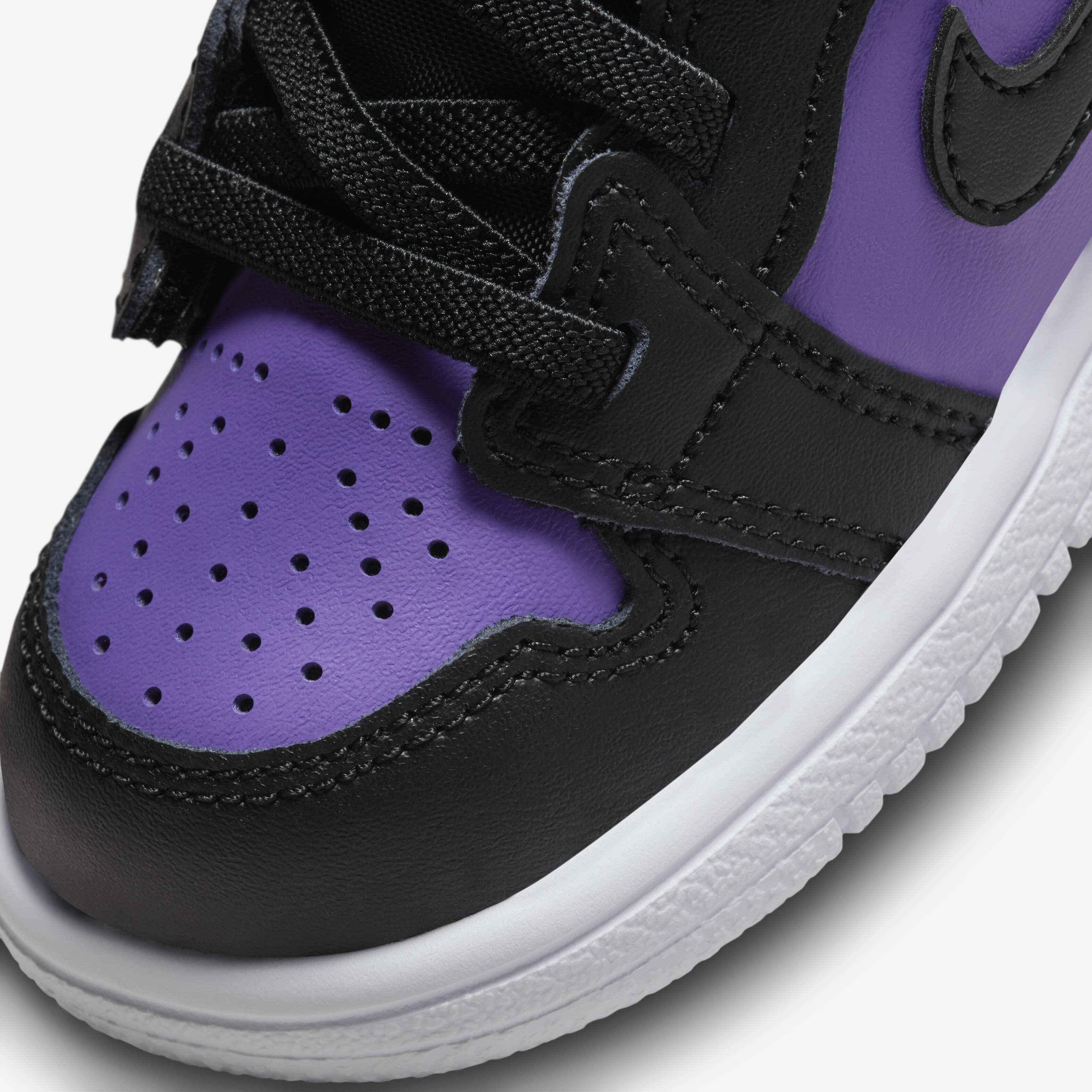 Jordan 1 Low Alt image number 6