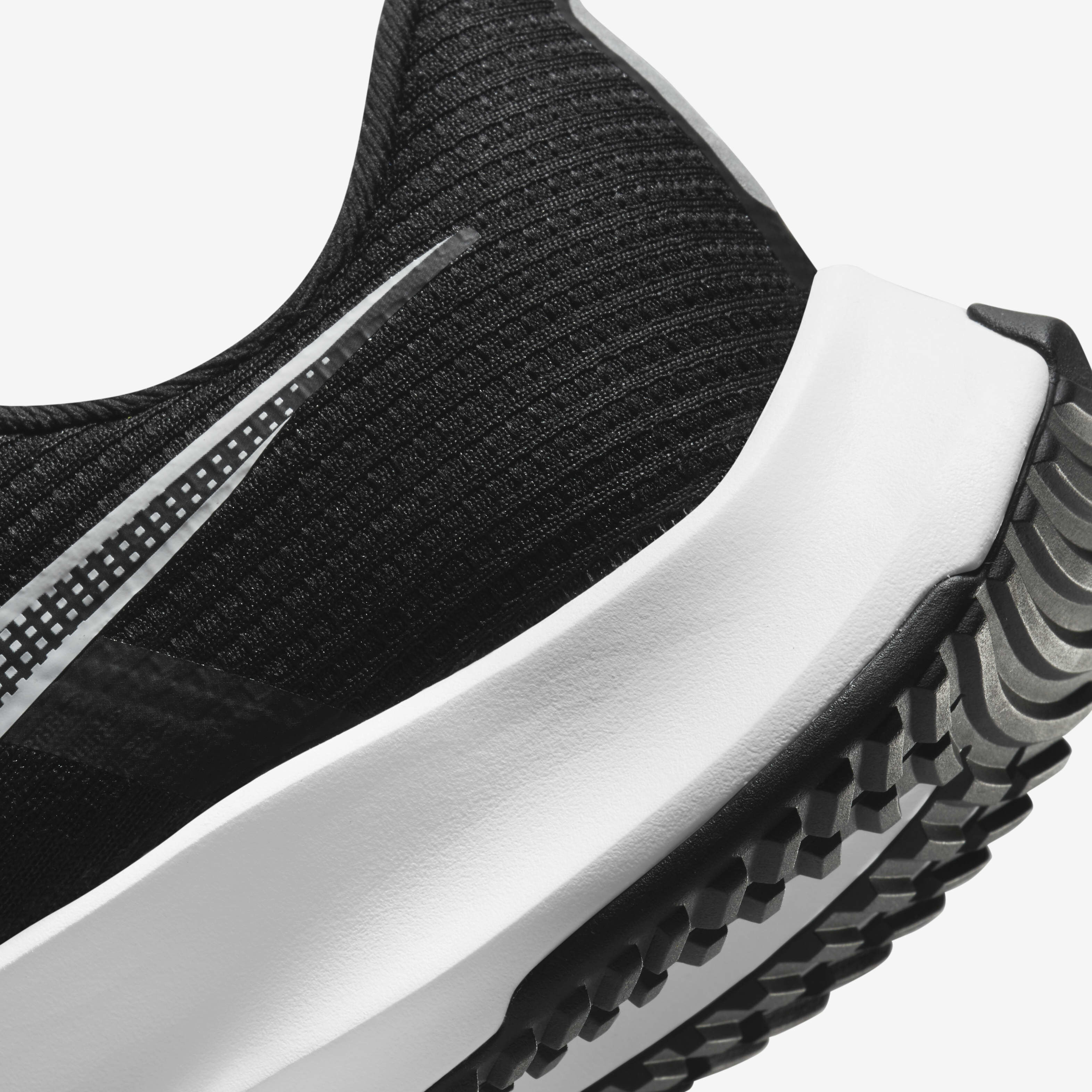 حذاء اير زوم رايفال فلاي 3 image number 7