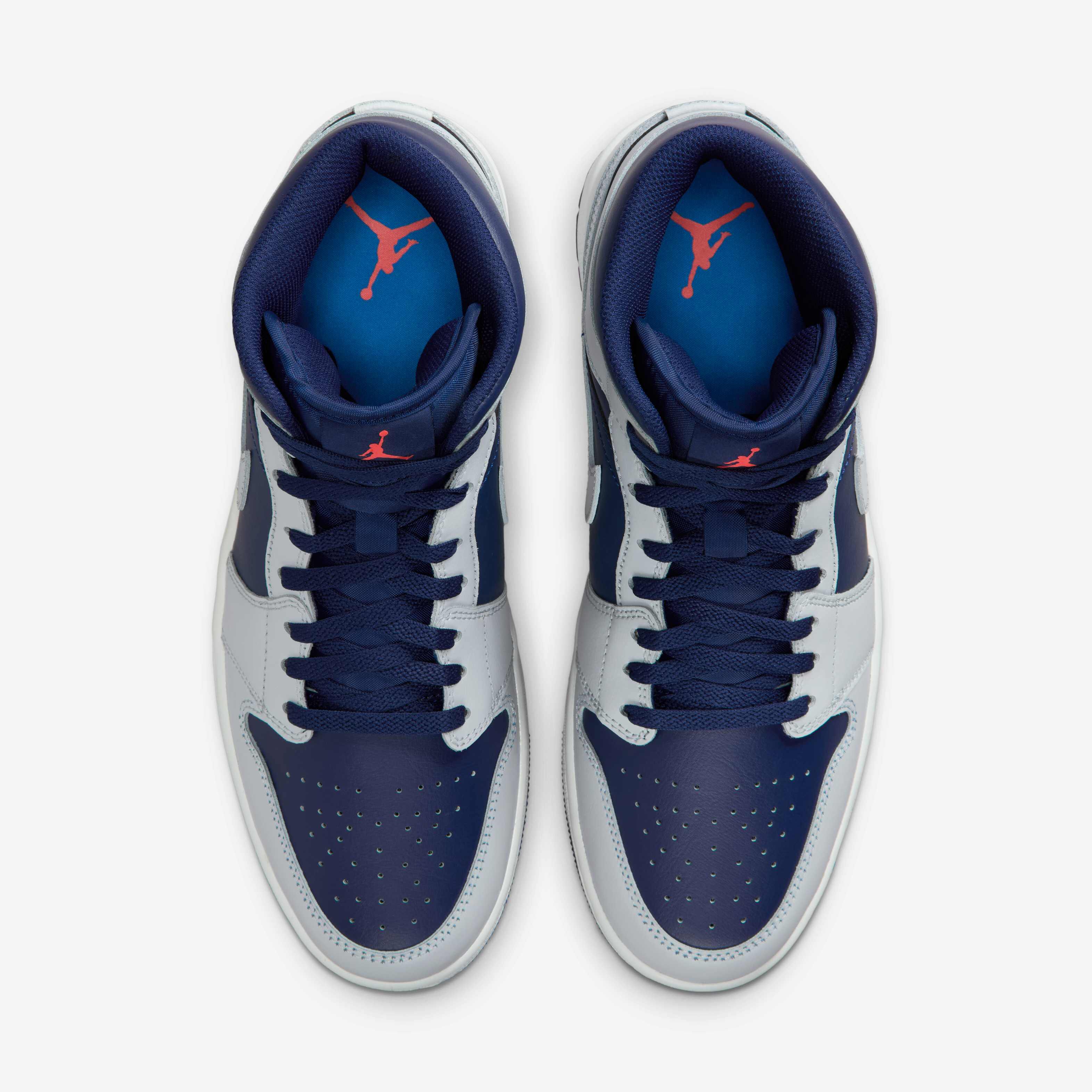 Air Jordan 1 Mid image number 3