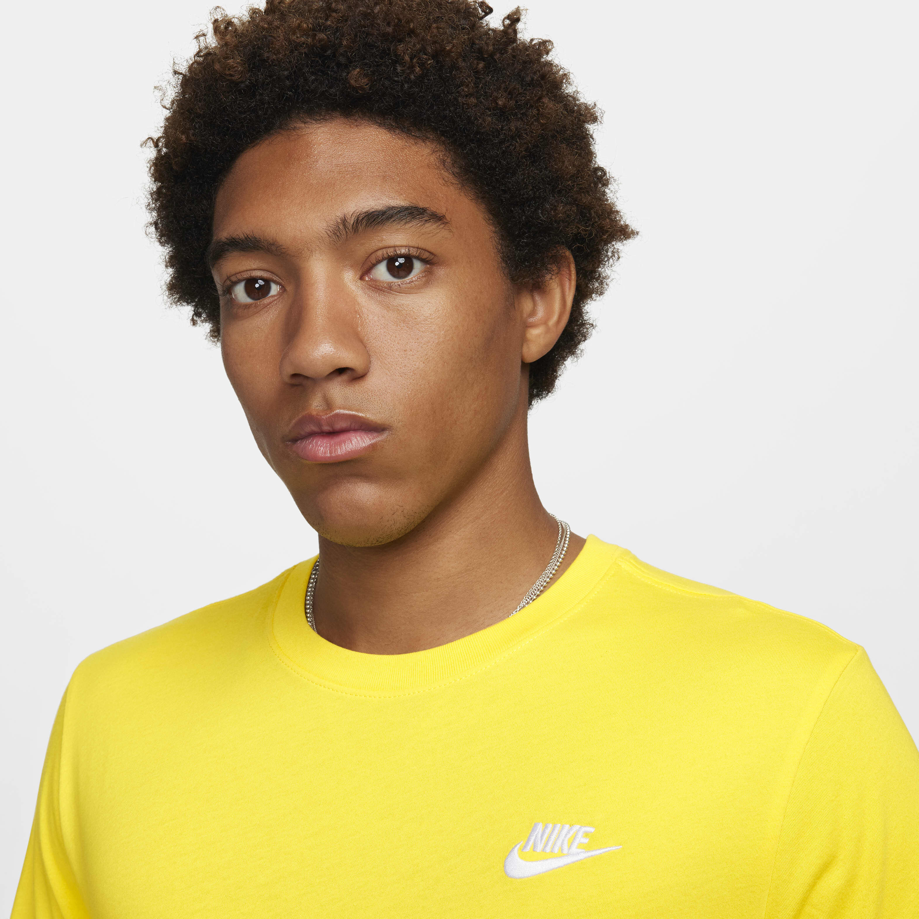 Nike Sportswear Club image number 2