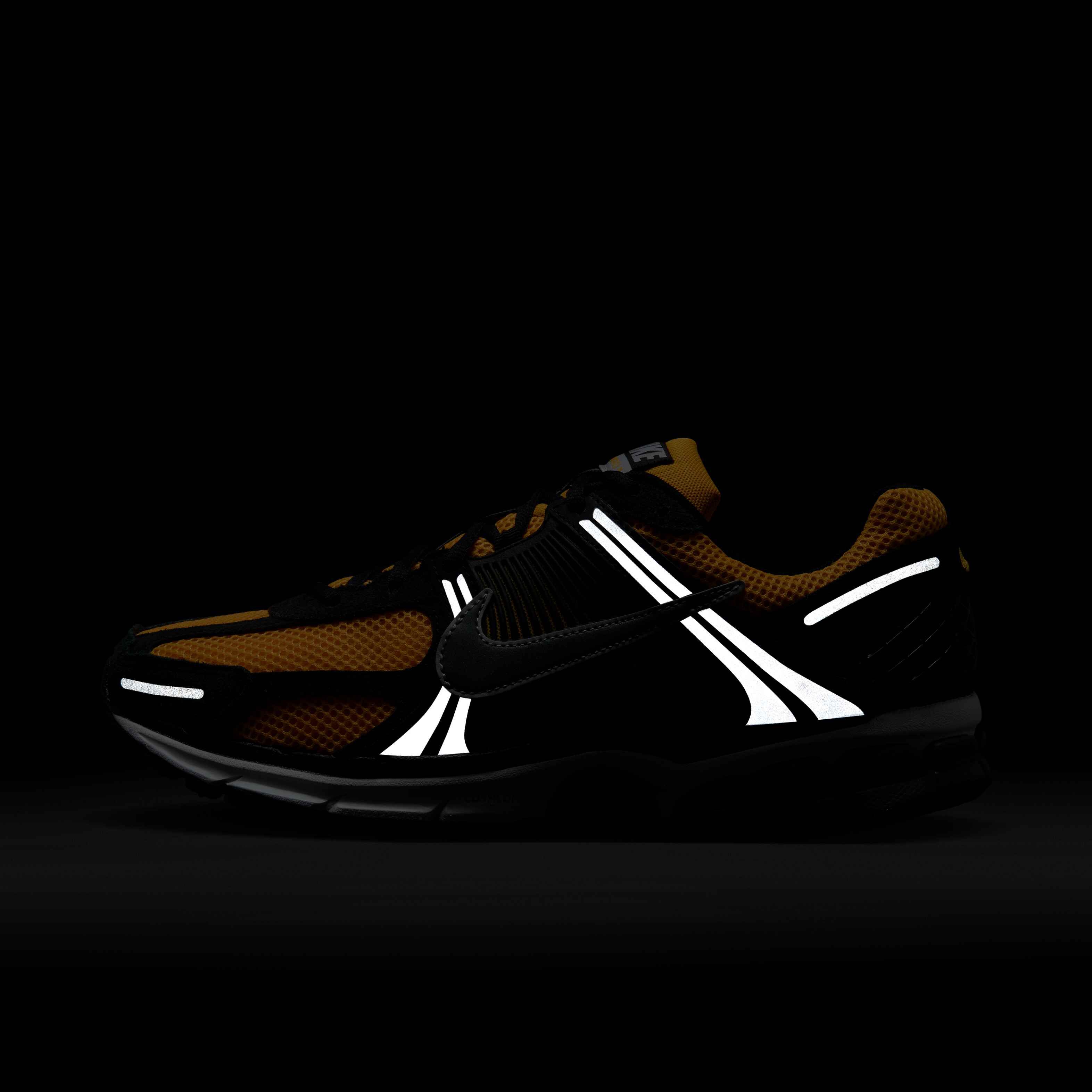 Nike Zoom Vomero 5 image number 10