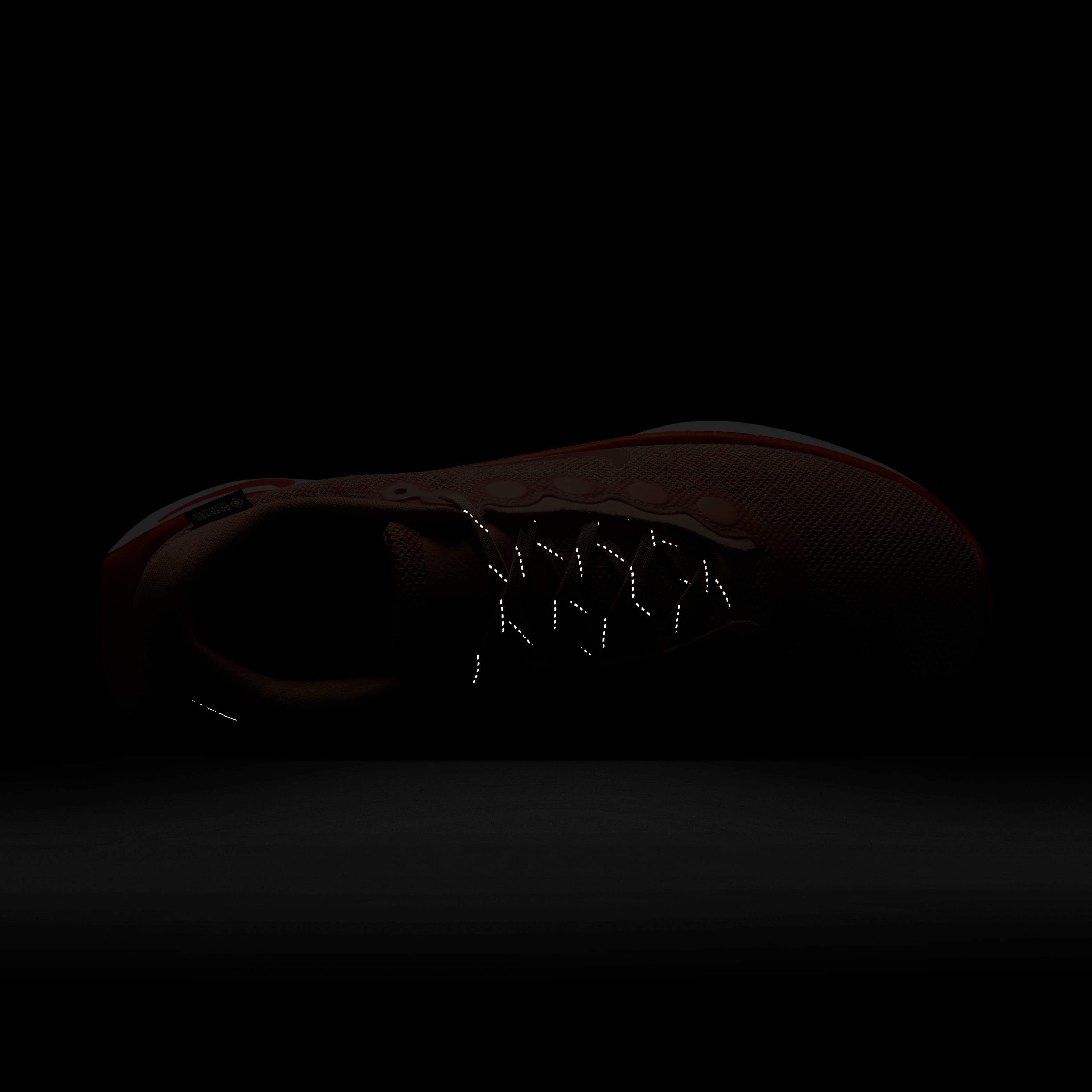 نايكي موتيفا جور-تكس image number 8