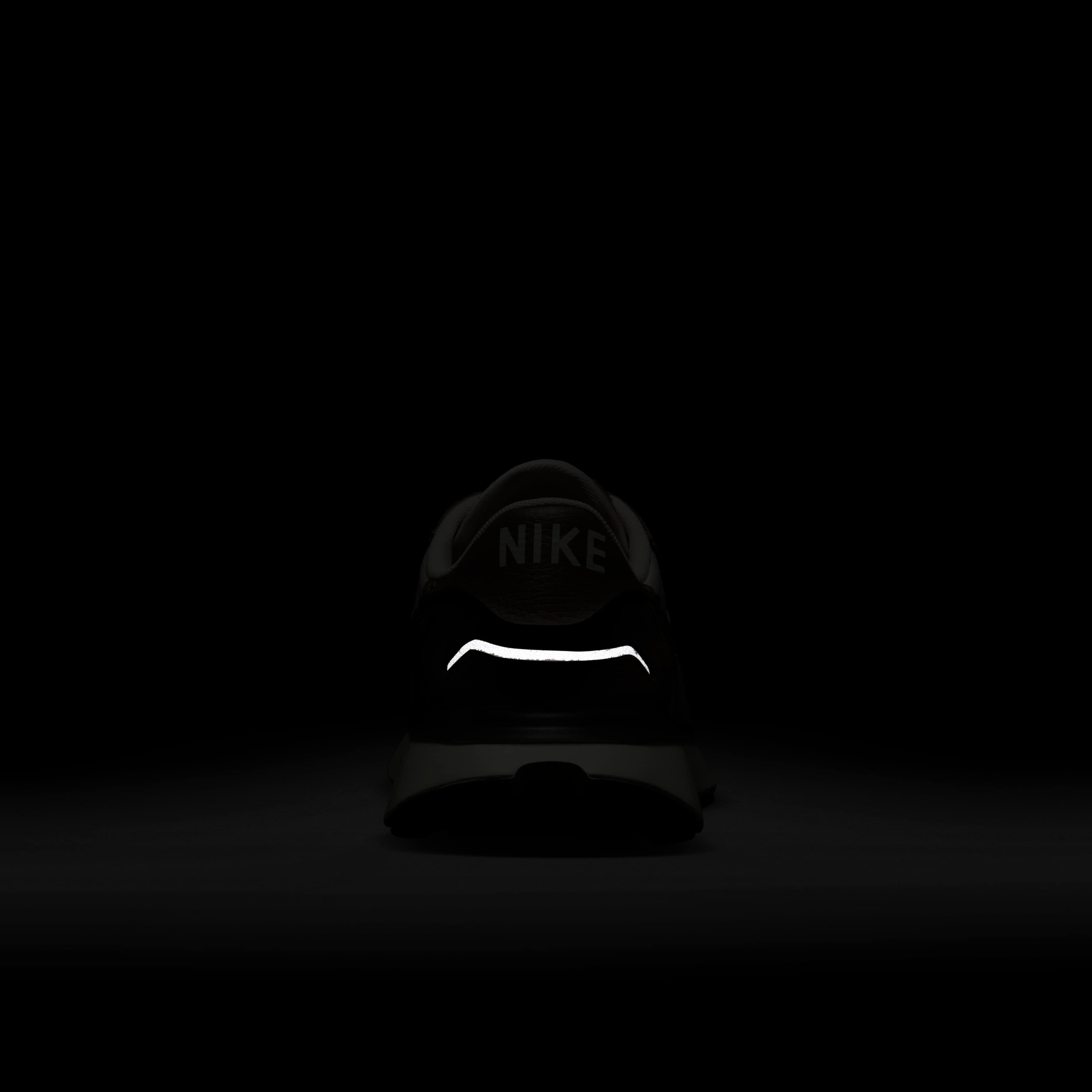 نايكي فينيكس وافل image number 9