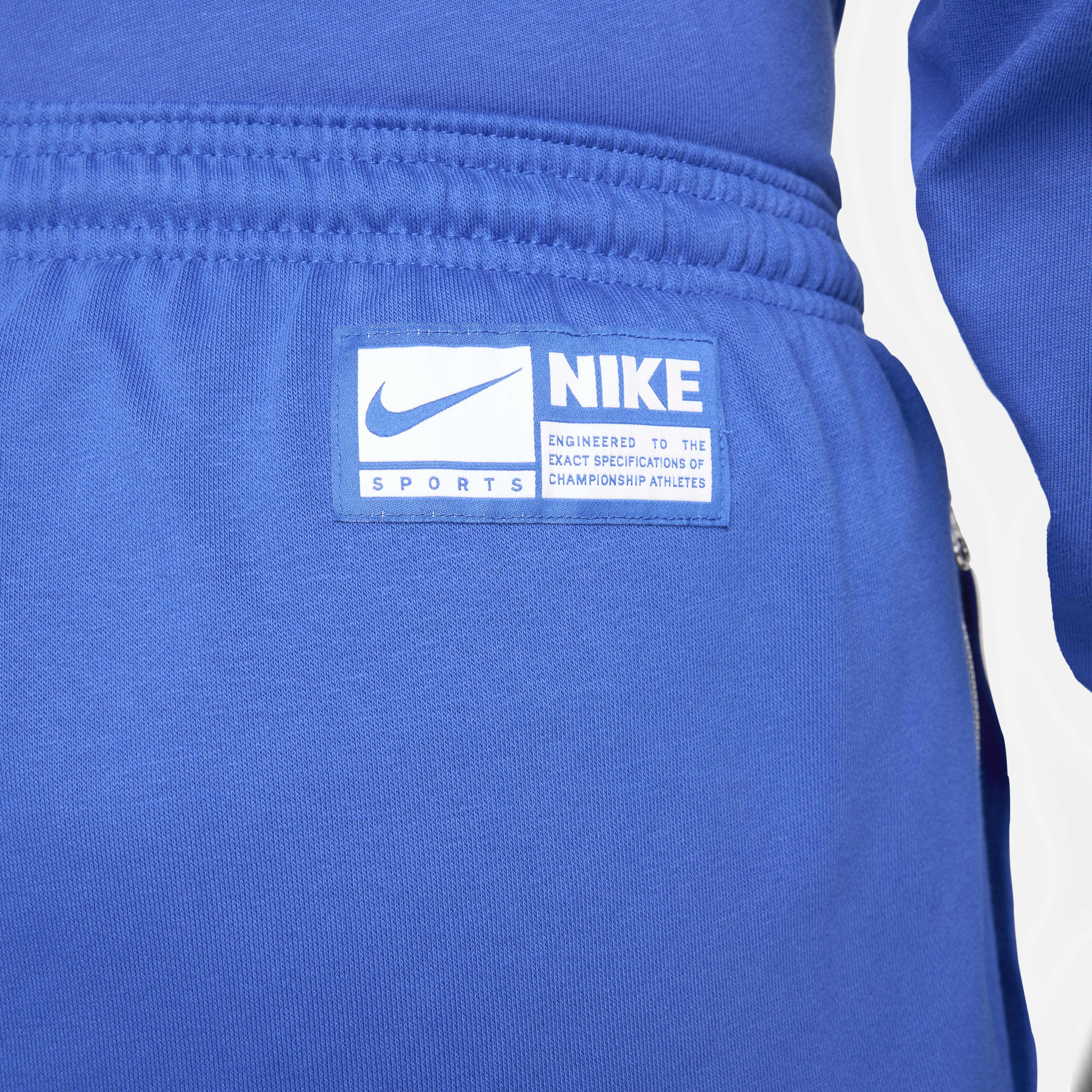 Nike Dri-FIT Standard Issue image number 4