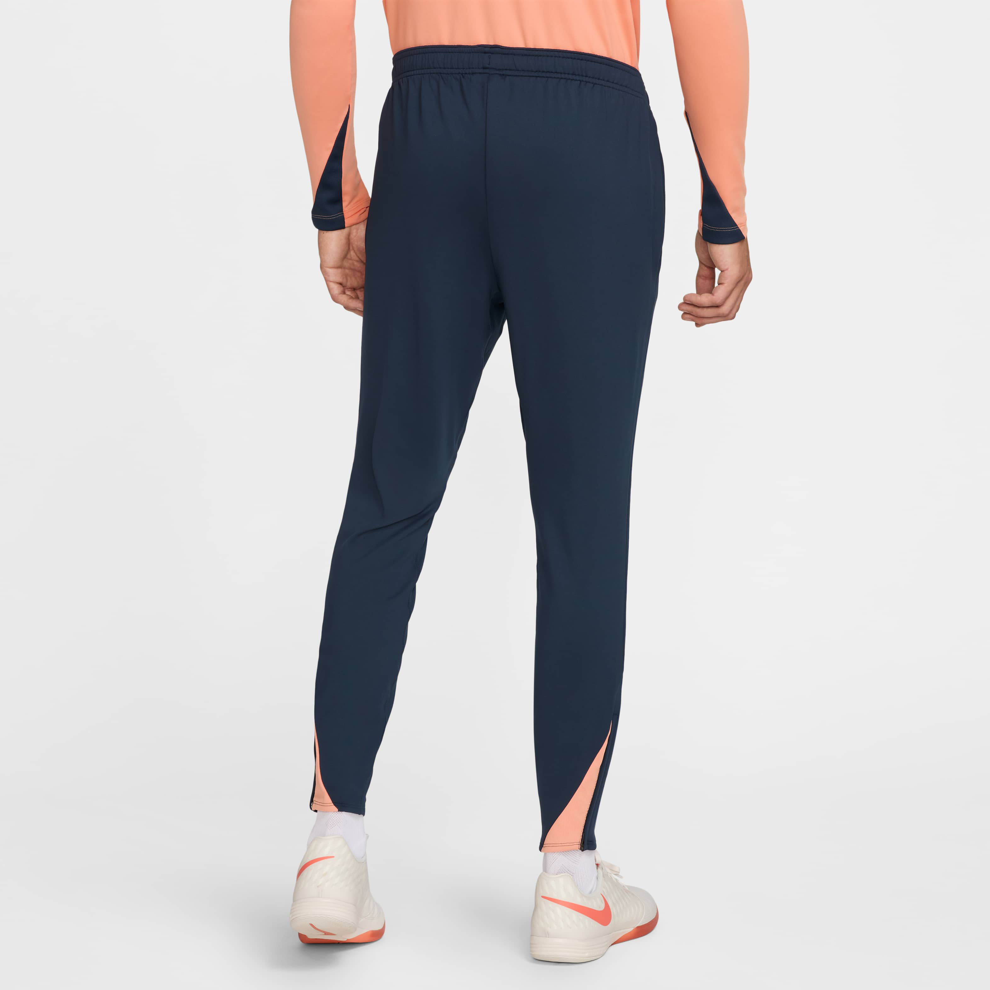 Chelsea F.C. Strike Special Edition image number 1