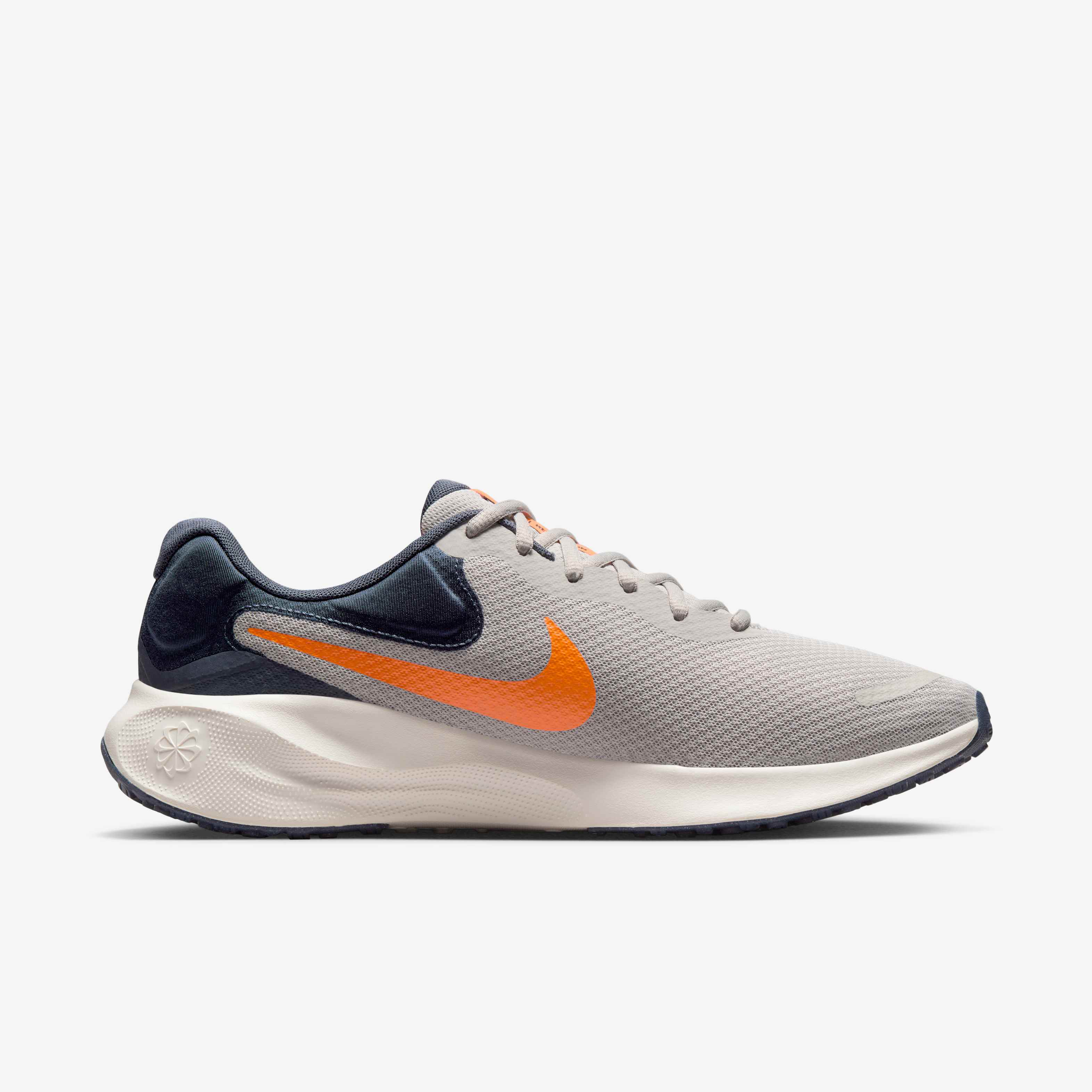 Nike Revolution 7 image number 3