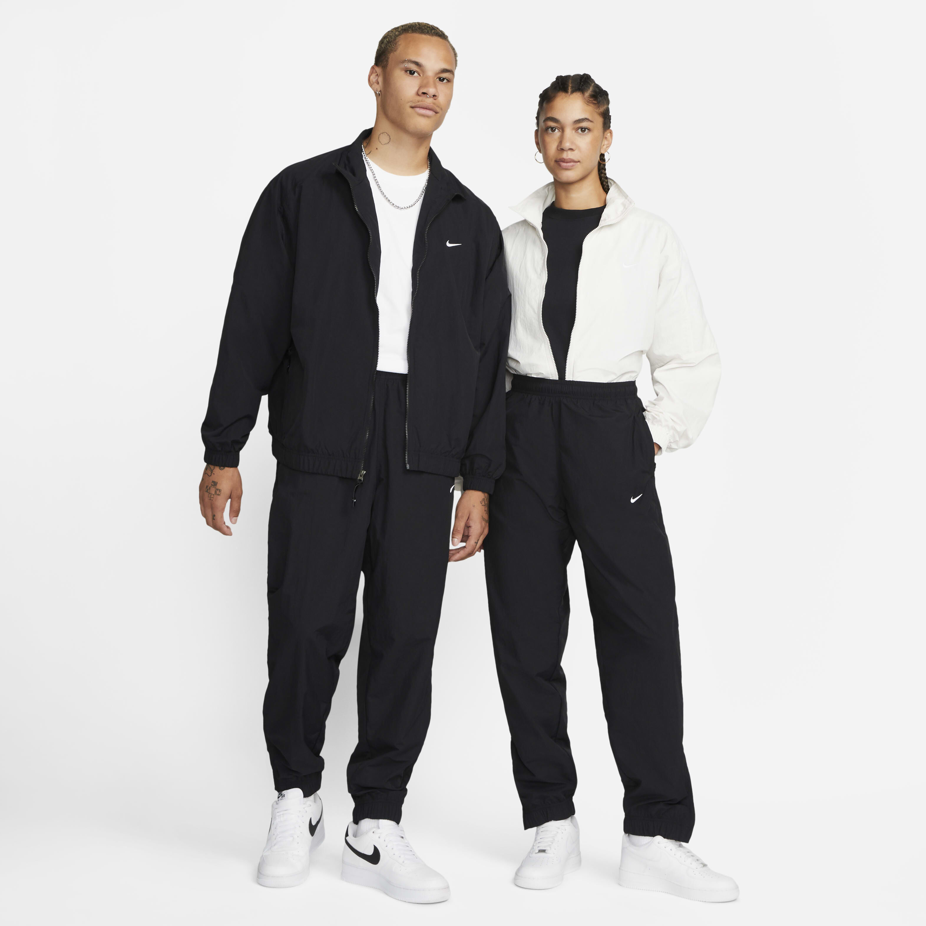 نايكي سبورتسوير سولو سووش image number 6