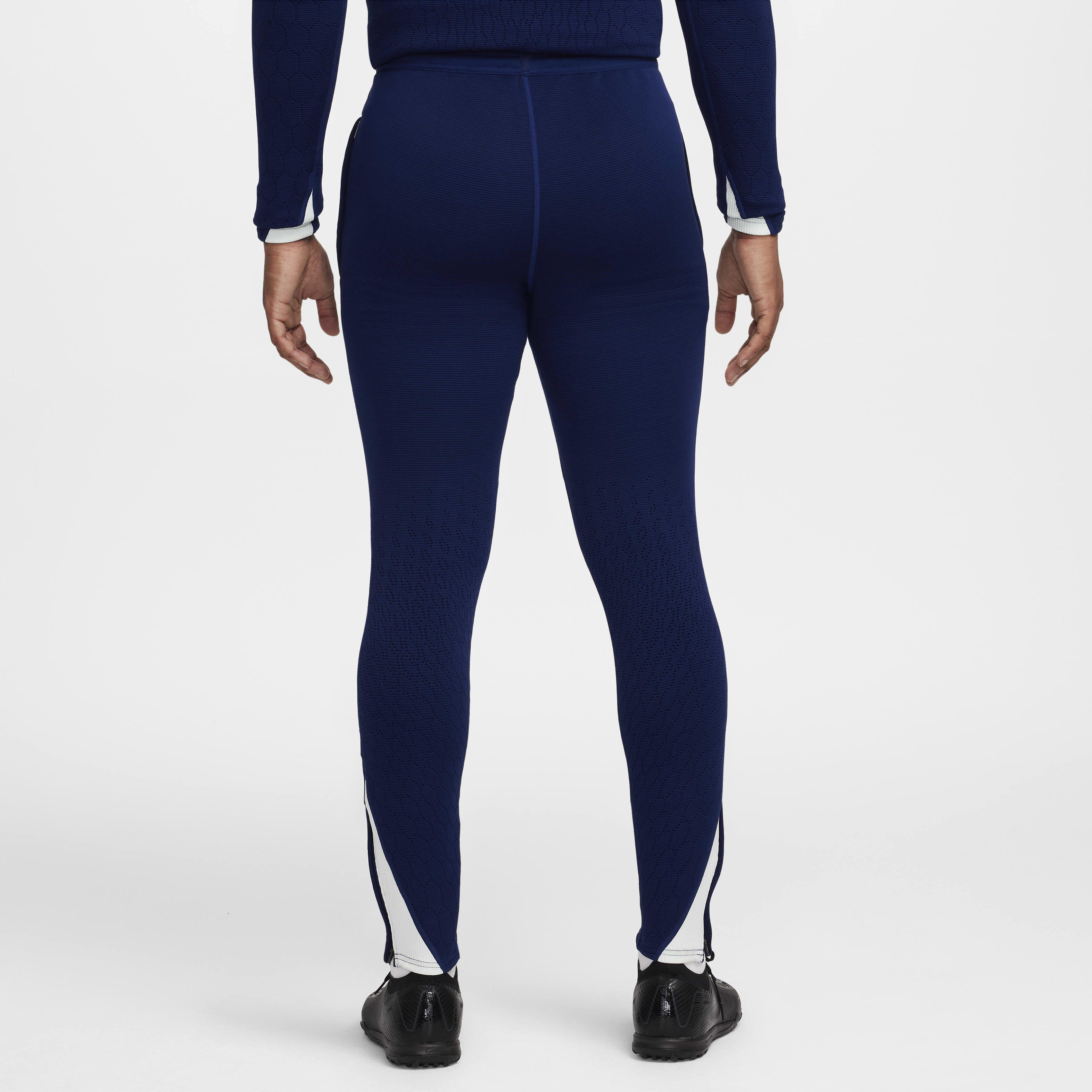Nike dri fit squad football pants 2025