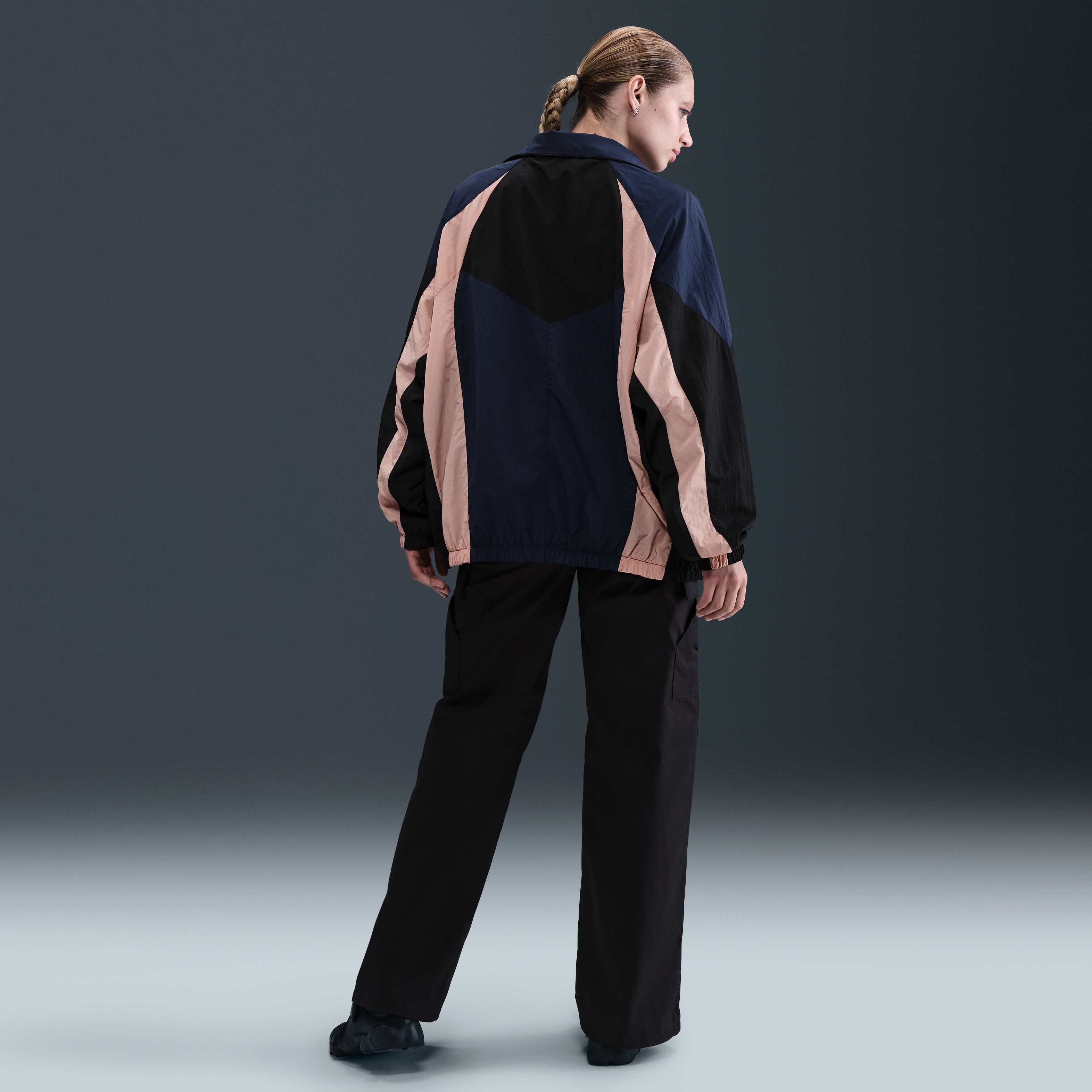 نايكي سبورتسوير image number 4