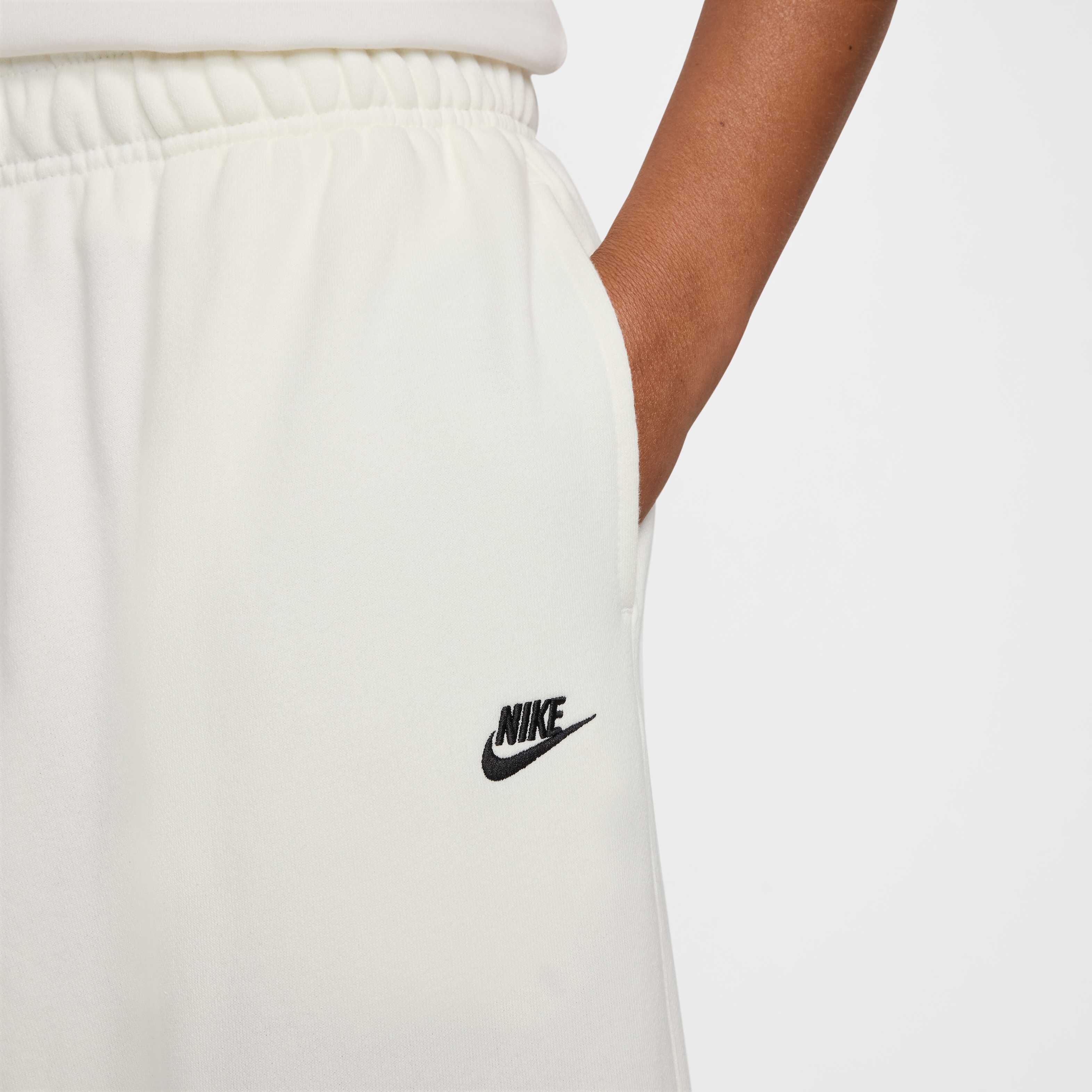 Nike Club Fleece image number 3