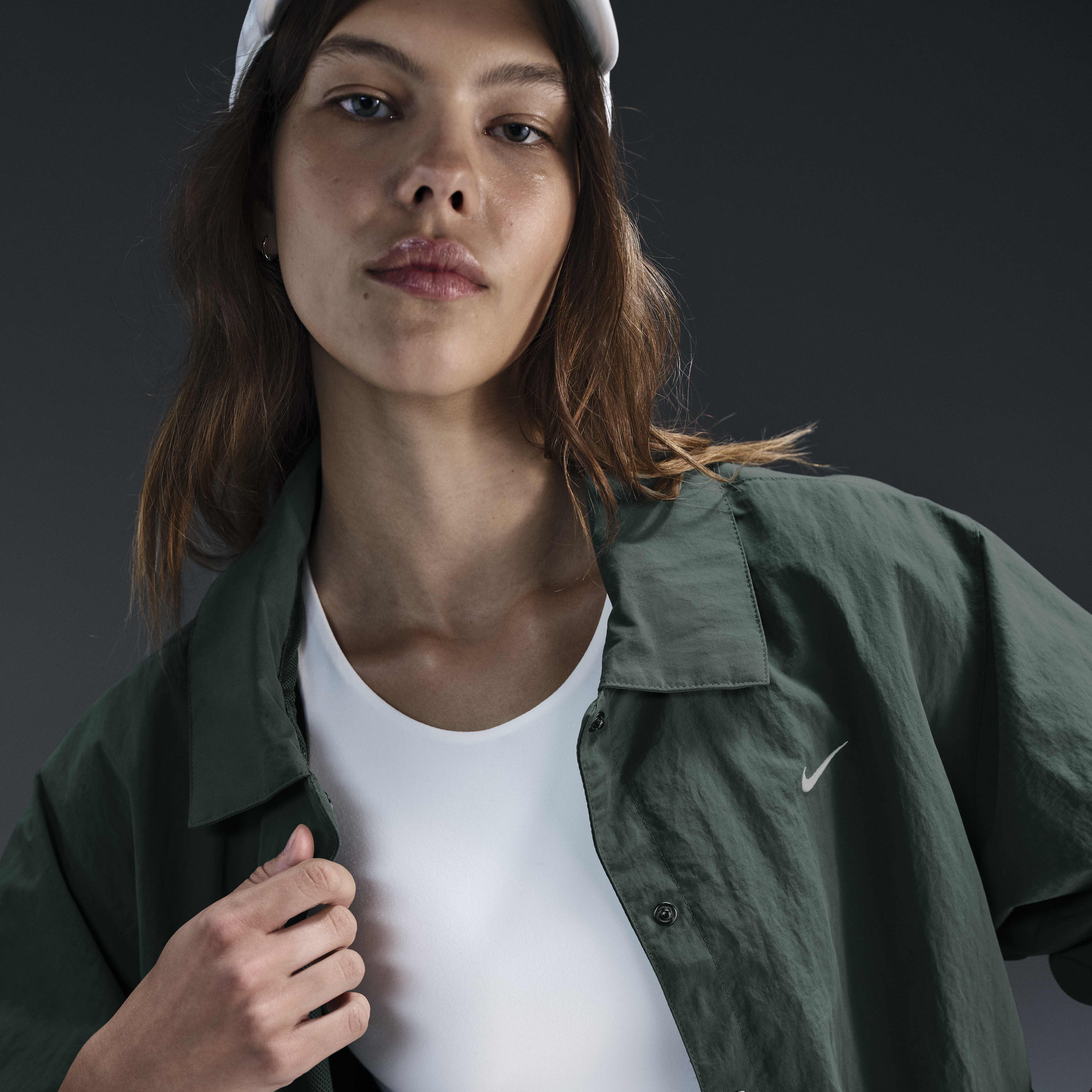 ジャケット Nike Sportswear Essentials Women's Oversized UV Woven Coach Nike Nike Sportswear Essential Women's Oversized UV Woven