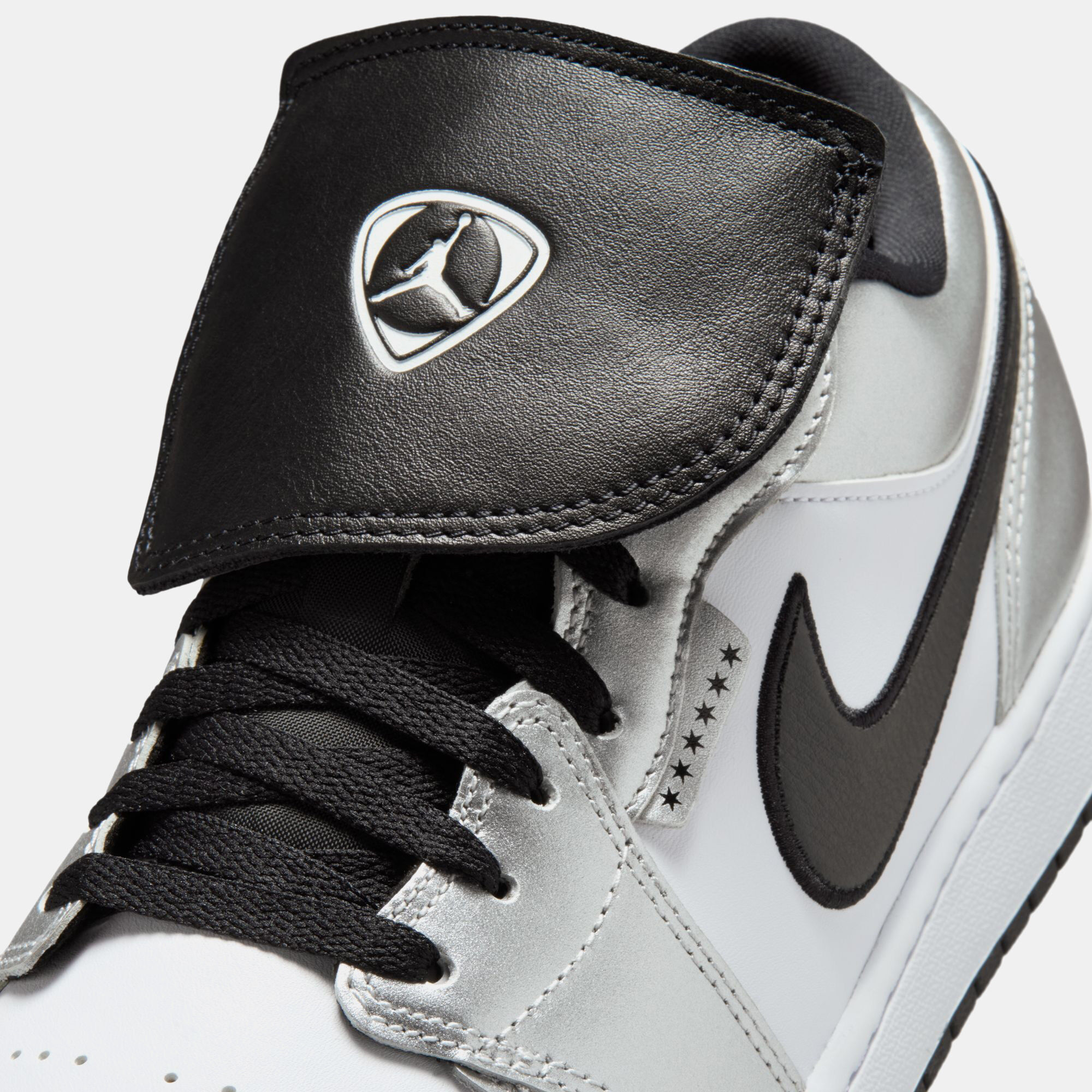 اير جوردن 1 لو SE image number 8