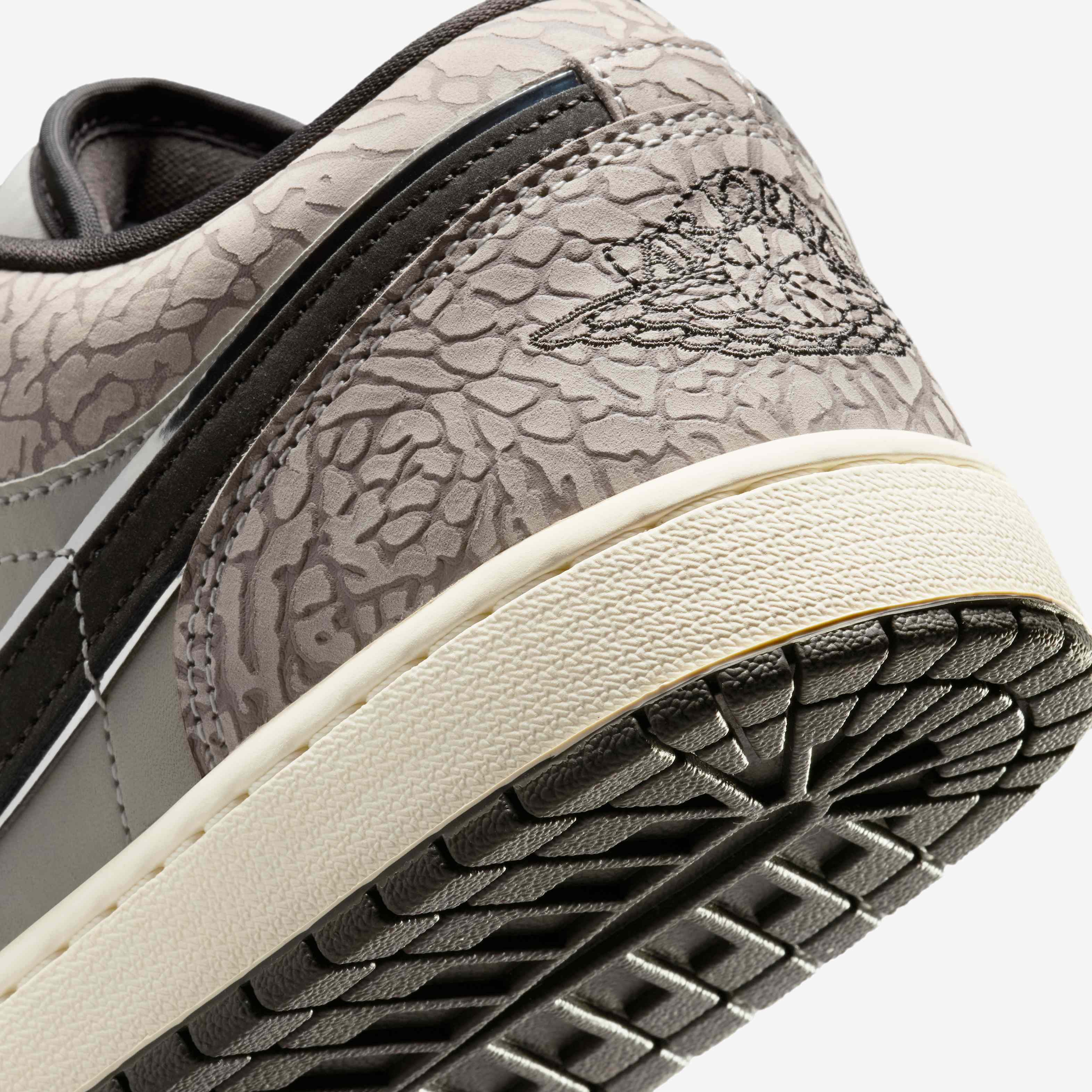 Air Jordan 1 Low SE image number 7