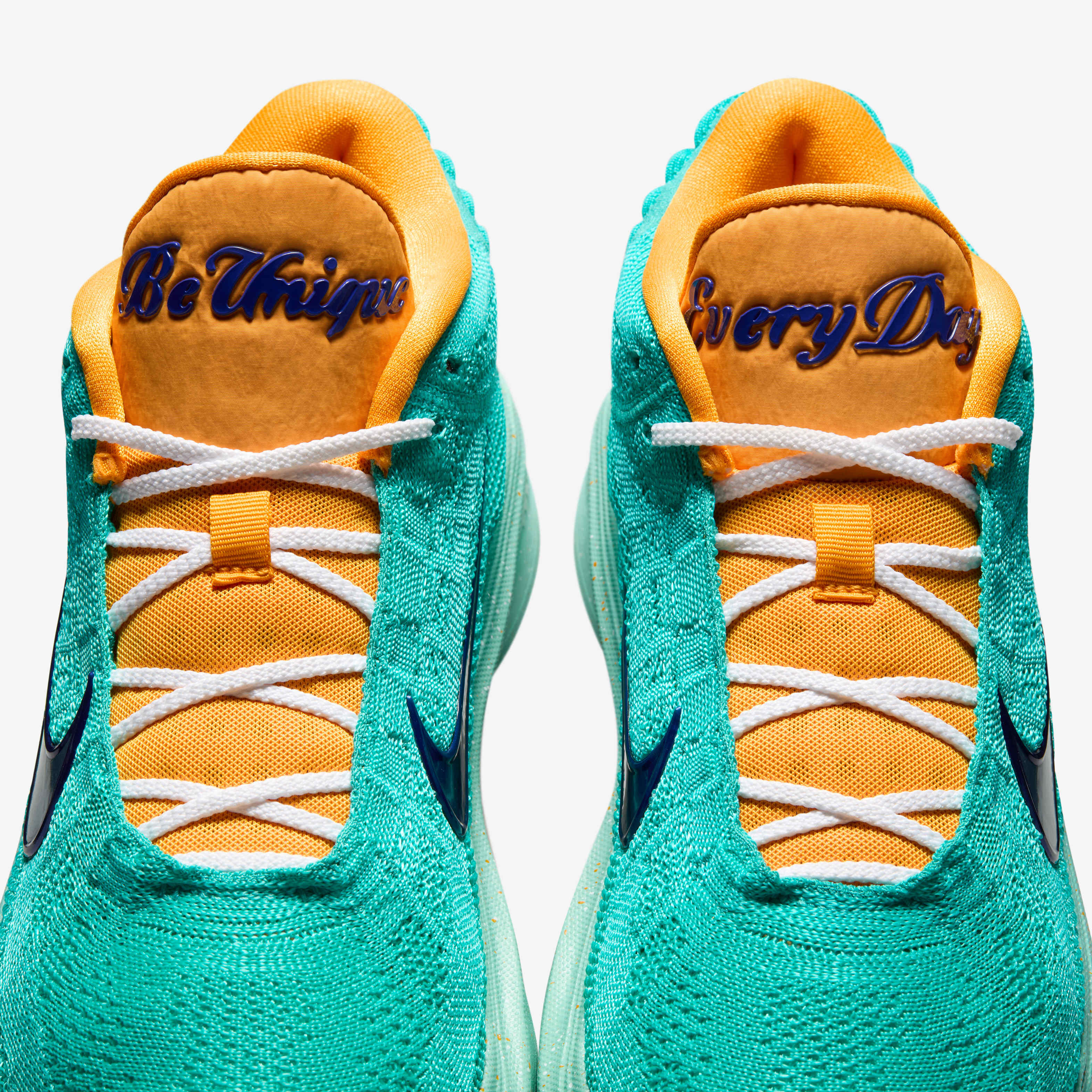 نايكي جي تي هاسل 3 'فيكتور ويمبانياما' image number 8