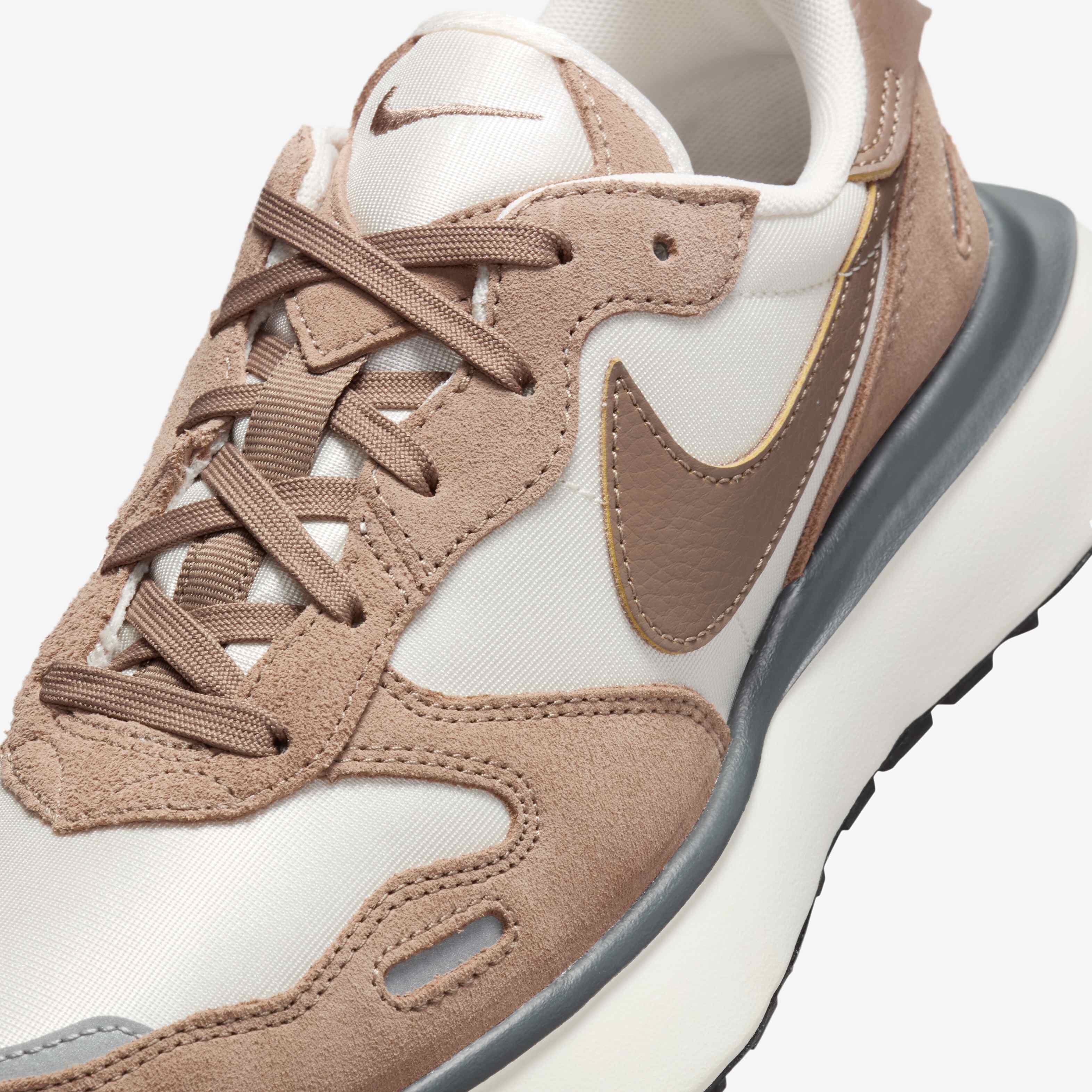 نايكي فينيكس وافل image number 6