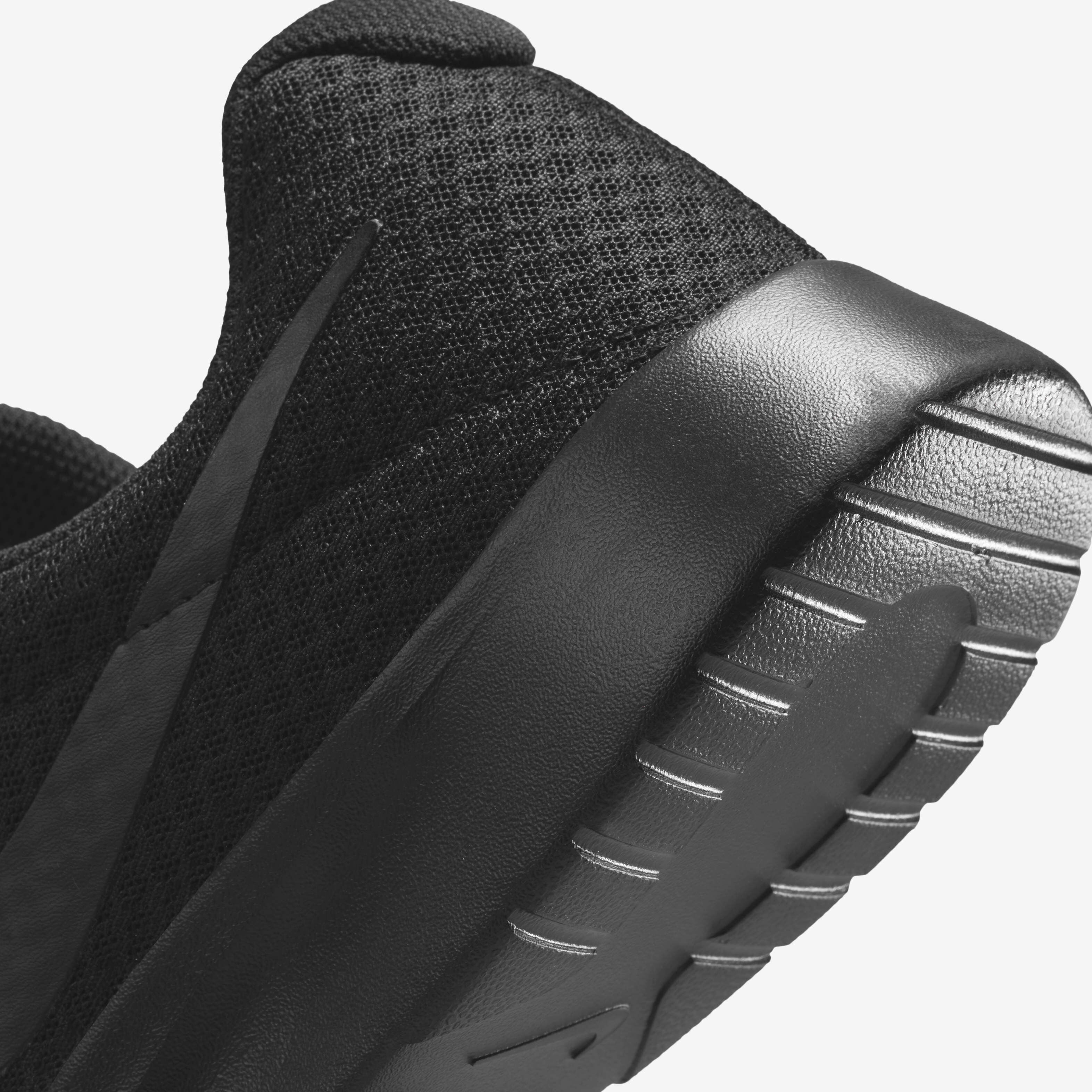 Buy Nike Tanjun Men s Shoes Nike Kuwait Official