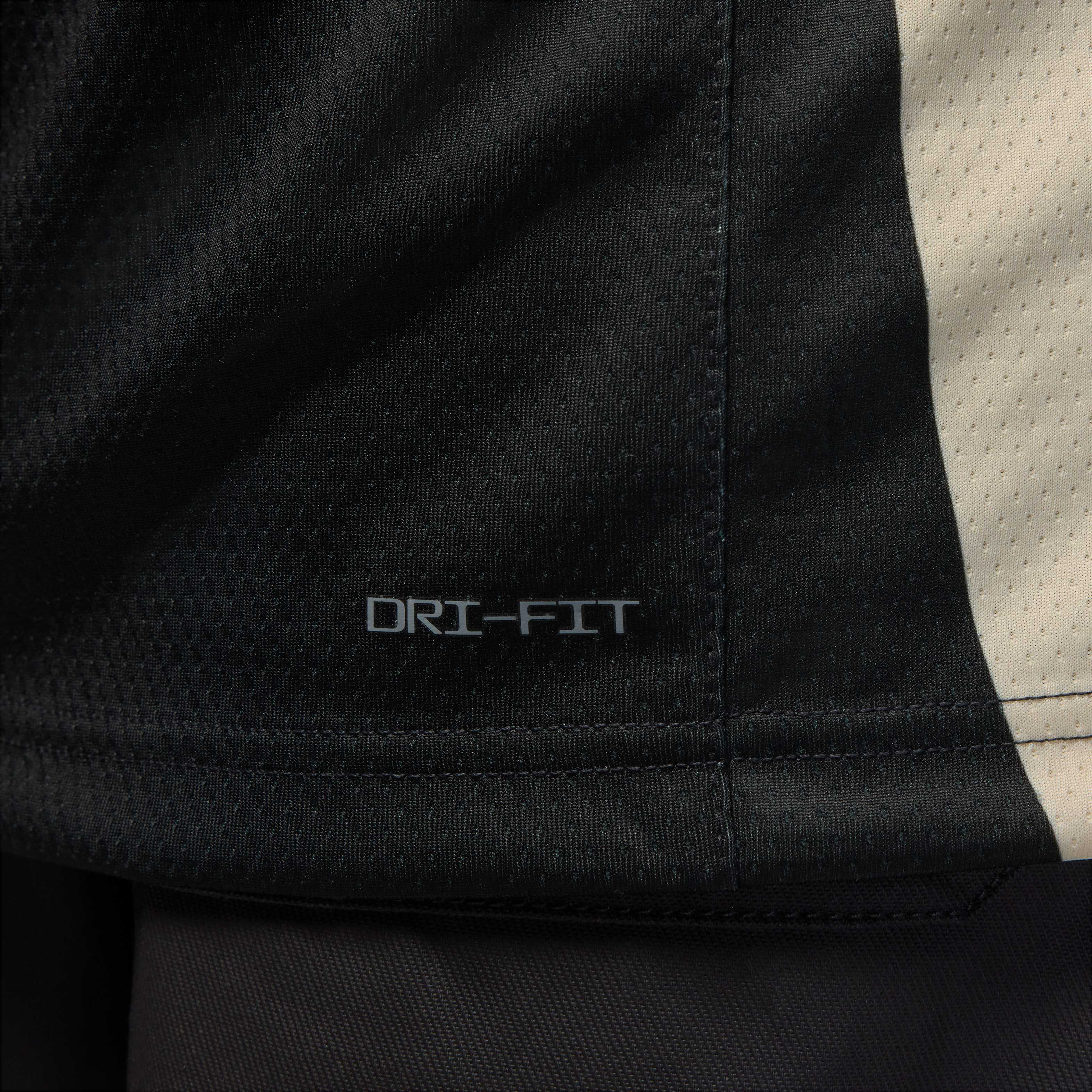 Milwaukee Bucks Statement Edition image number 6