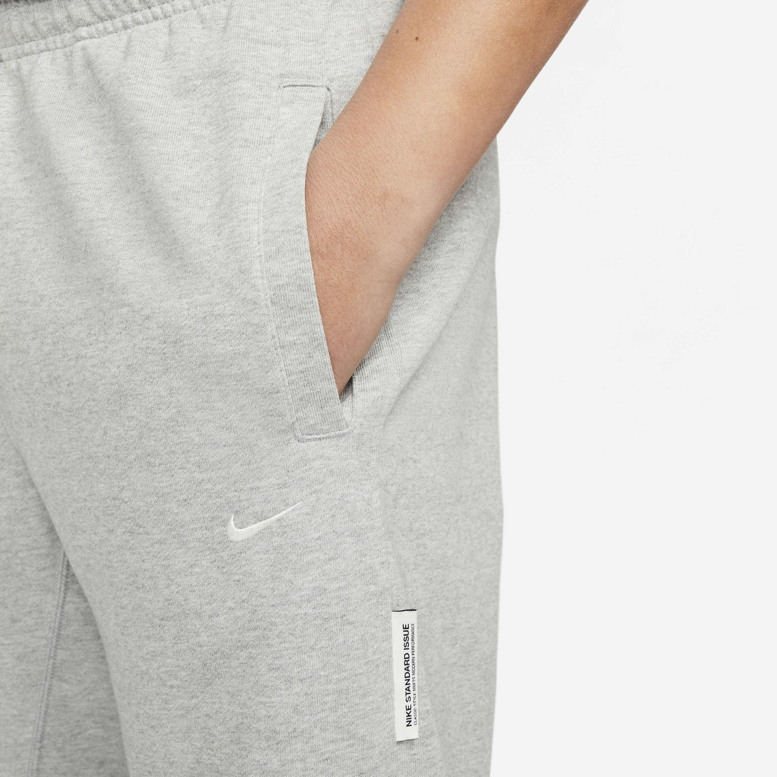 Nike Standard Issue image number 2