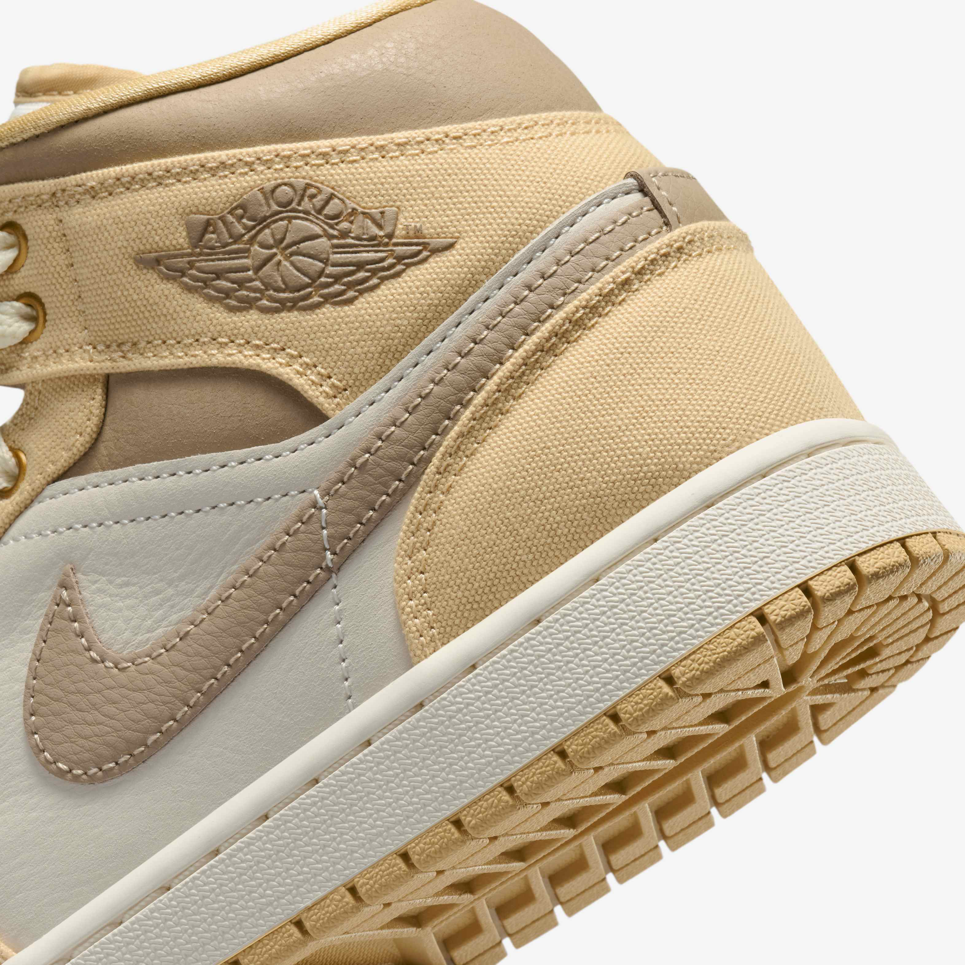 اير جوردن 1 ميد SE image number 7