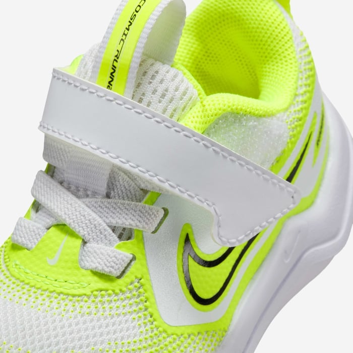 Nike Cosmic Runner image number 6 Nike Cosmic Runner image number 6