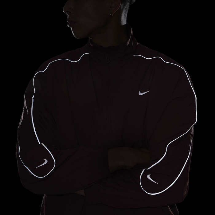 نايكي سبورتسوير سولو سووش image number 9 نايكي سبورتسوير سولو سووش image number 9