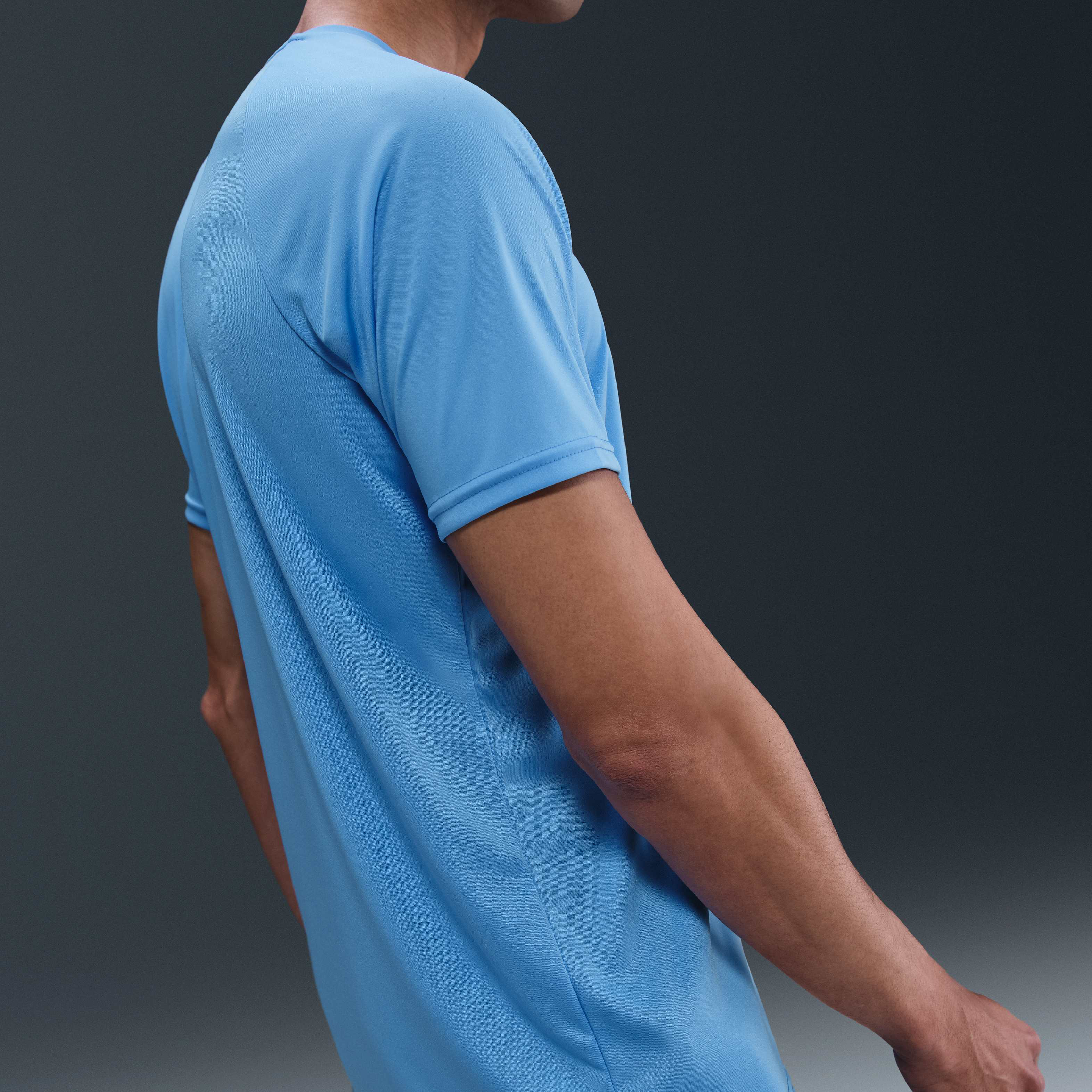 نايكي ايسنشال image number 1